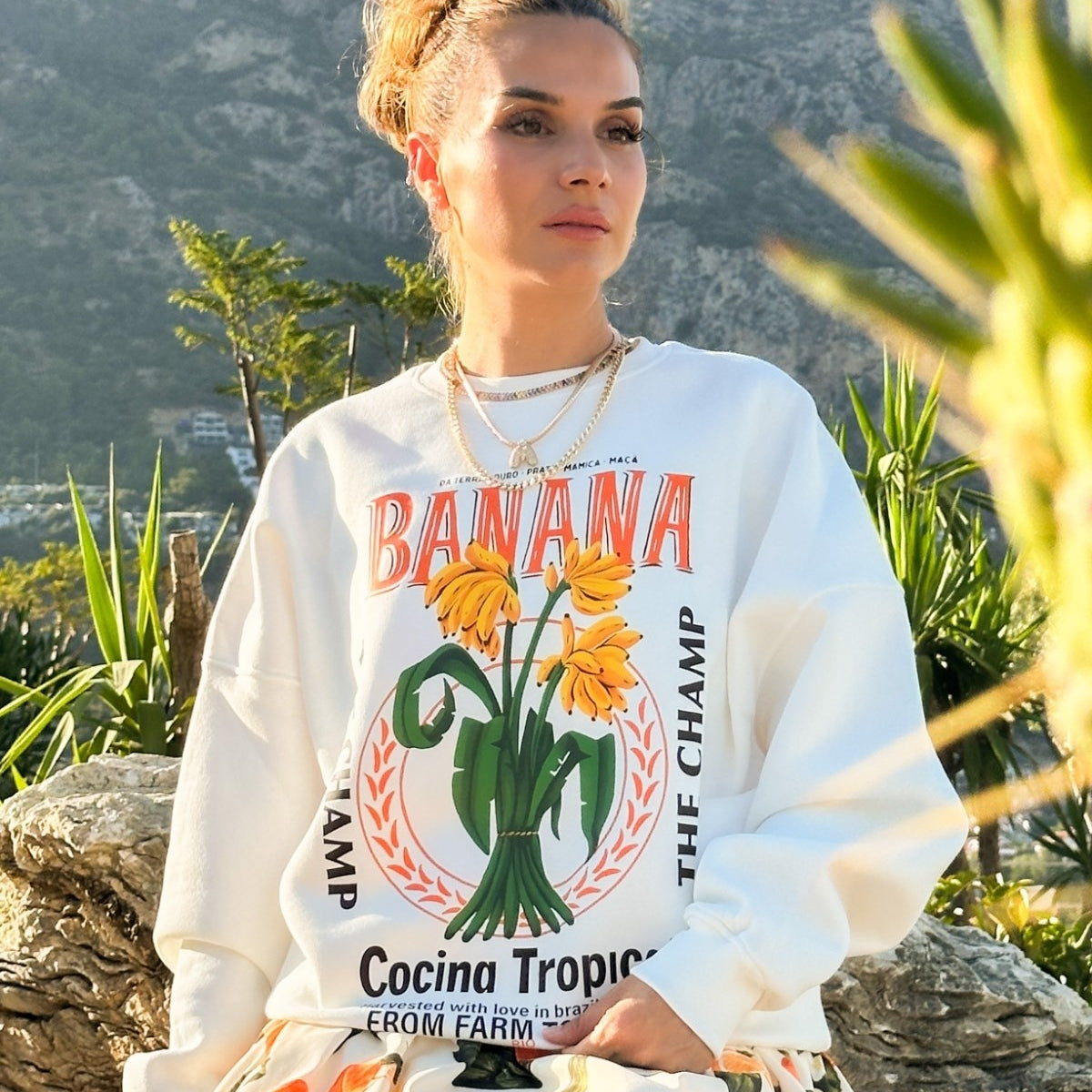 Kadın Oversize Sweatshirt Banana Tropical Baskılı Beyaz – Bisiklet Yaka, 3 İplik Şardonlu Polar
