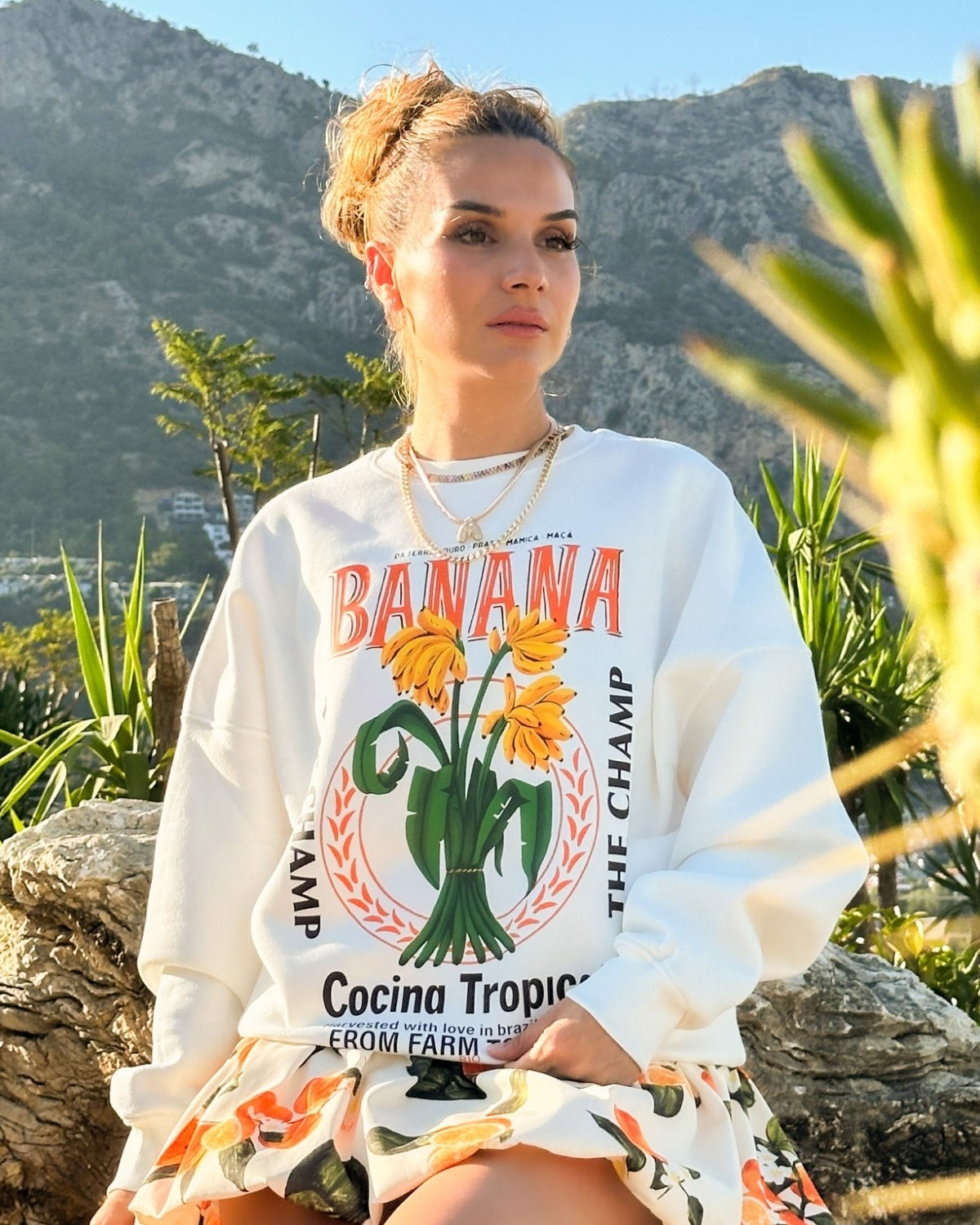 Kadın Oversize Sweatshirt Banana Tropical Baskılı Beyaz – Bisiklet Yaka, 3 İplik Şardonlu Polar