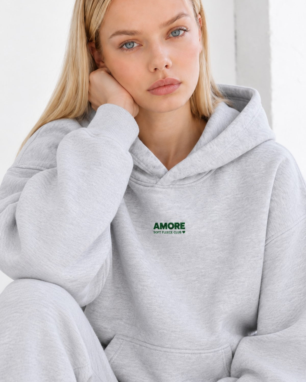 Kadın Oversize Hoodie Amore Baskılı Gri Melanj – Kapüşonlu, Kanguru Cepli, 3 İplik Şardonlu Polar