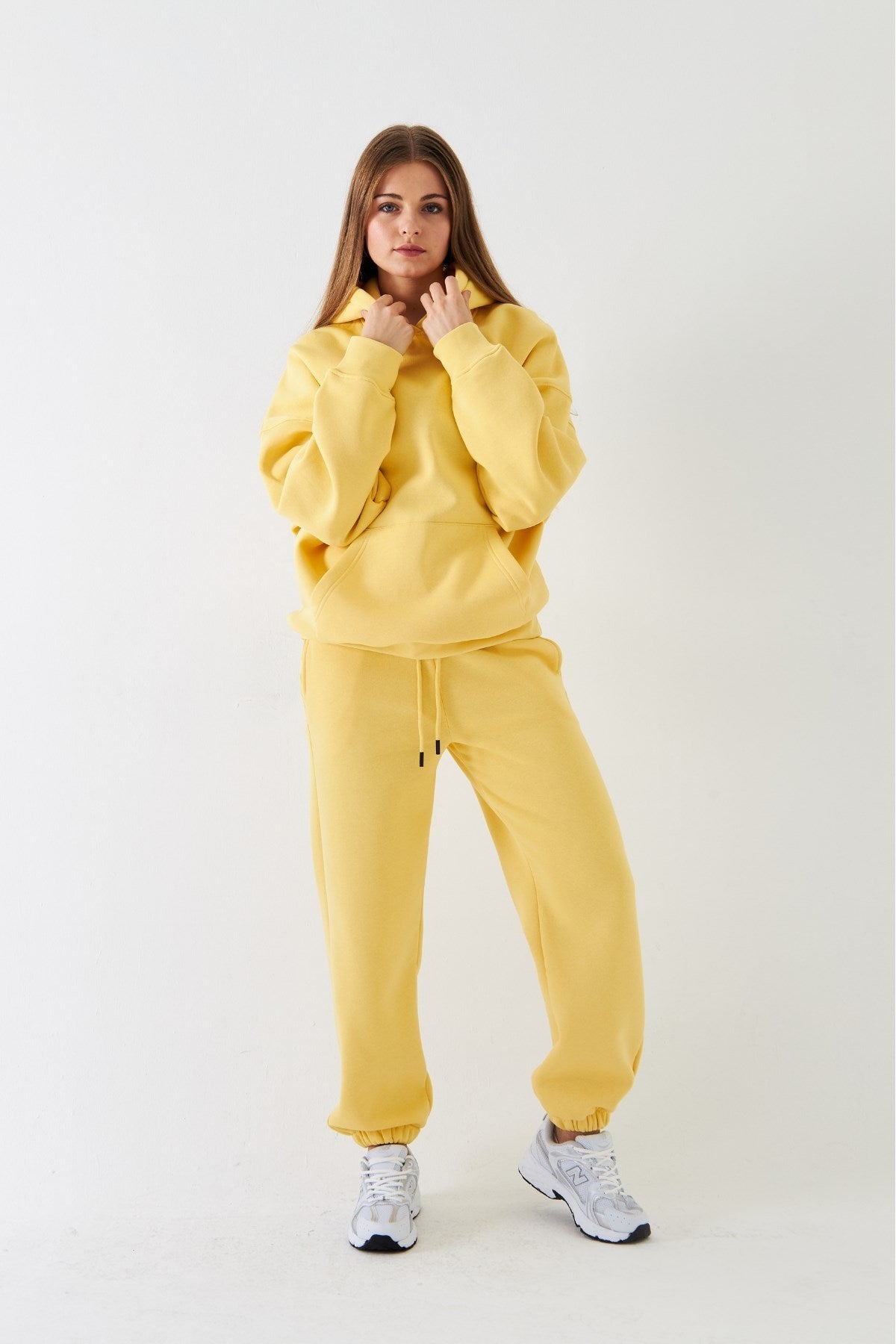 Oversize Unisex Sweatshirt Hoodie Sarı – Kapüşonlu, 3 İplik Şardonlu Polar, Kanguru Cepli, Basic