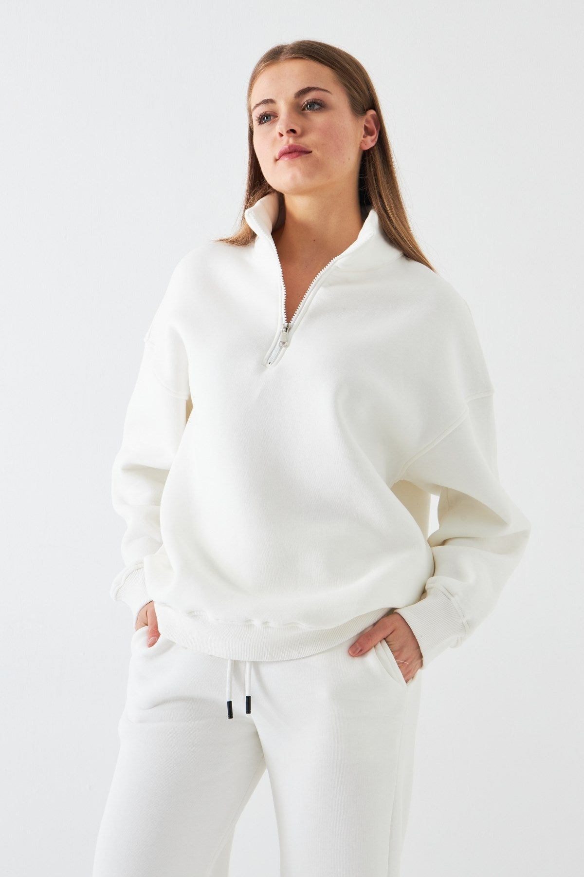 Unisex Oversize Sweatshirt Basic Beyaz – Yarım Fermuar Dik Yaka, 3 İplik Şardonlu Polar