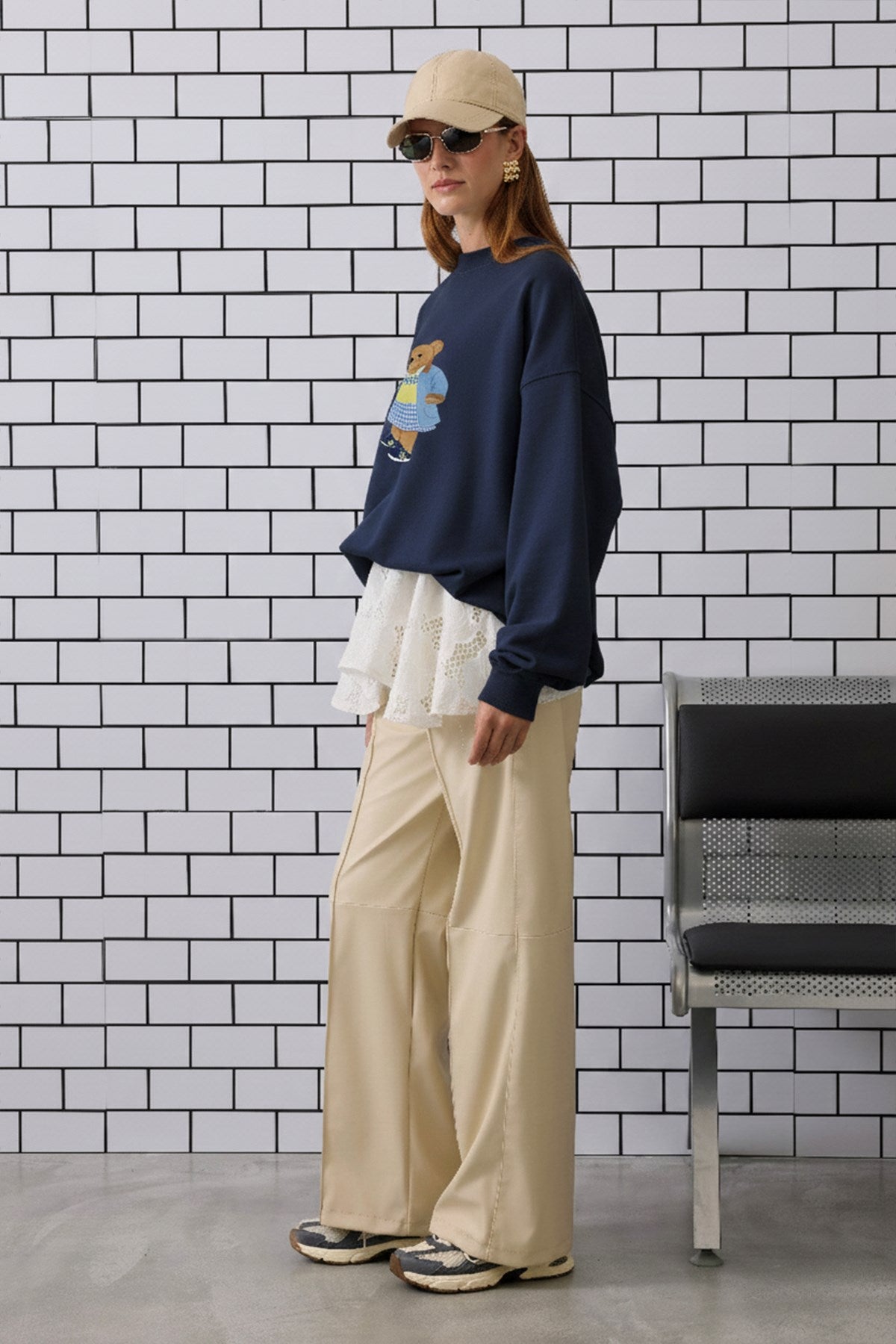 Kadın Oversize Sweatshirt Preppy Girl Bear Baskılı Lacivert – Bisiklet Yaka, 3 İplik Şardonlu Polar