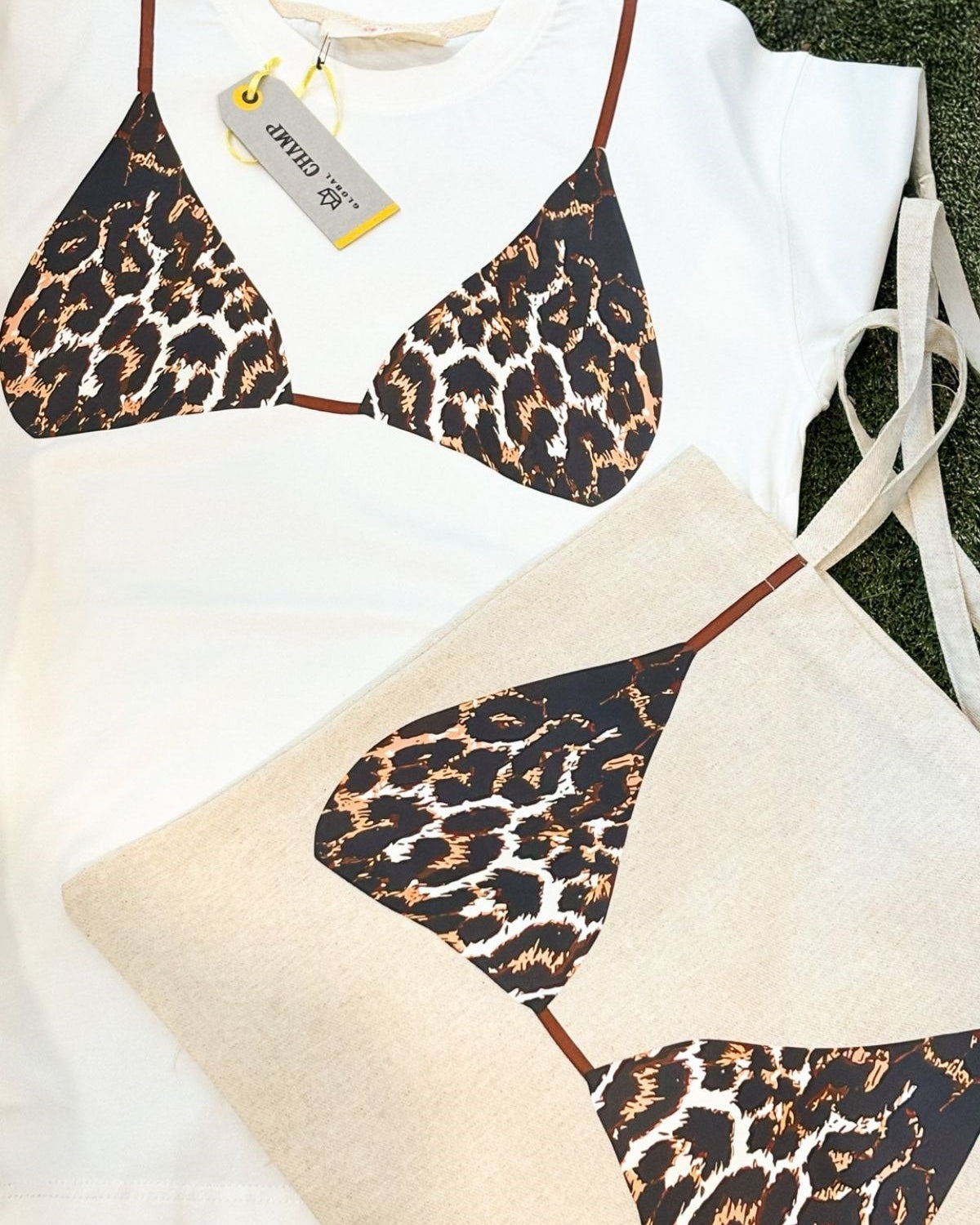 Leopar Desenli Beyaz Oversize Kadın Tişört + Bez Çanta Hediyeli Kombin Set – %100 Pamuk
