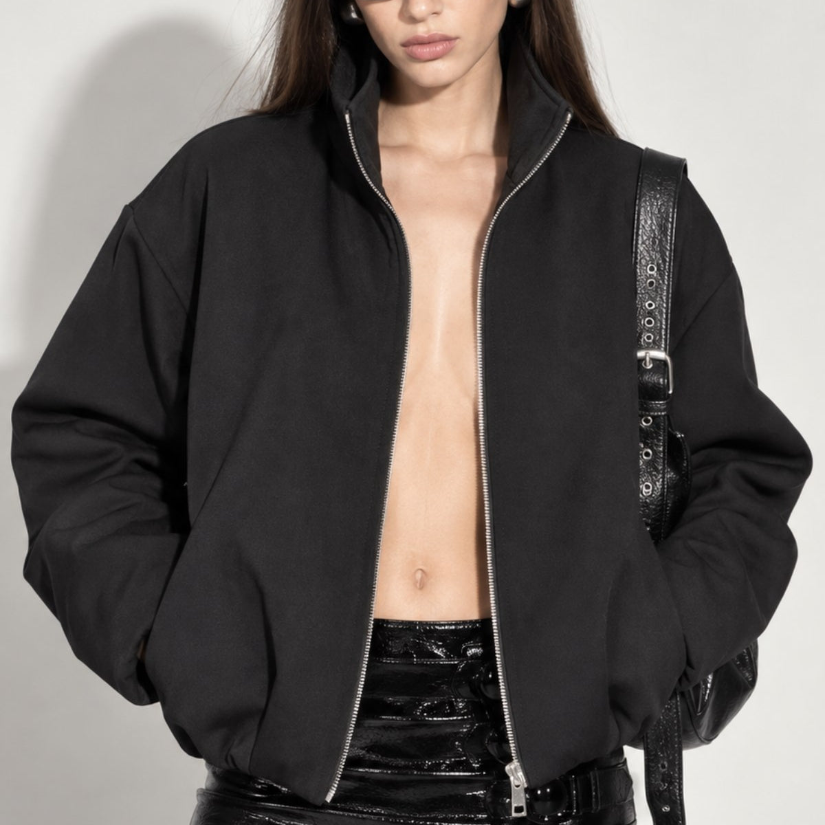 Kadın Vanta Oversize Bomber Ceket Siyah – Dik Yaka, Tam Fermuarlı, Gizli Cepli, Elastik Belli