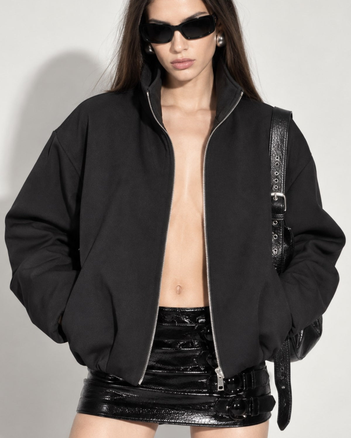 Kadın Vanta Oversize Bomber Ceket Siyah – Dik Yaka, Tam Fermuarlı, Gizli Cepli, Elastik Belli