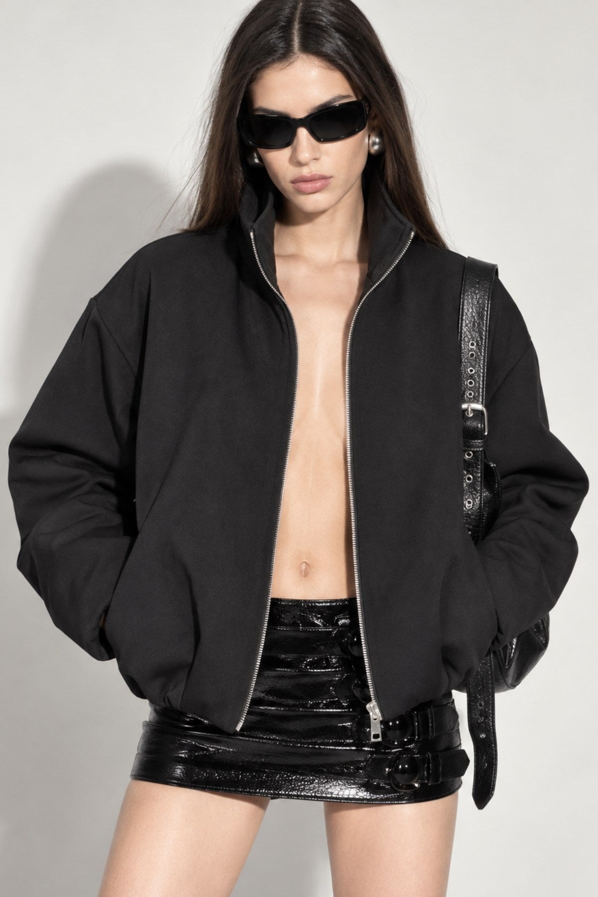 Kadın Vanta Oversize Bomber Ceket Siyah – Dik Yaka, Tam Fermuarlı, Gizli Cepli, Elastik Belli