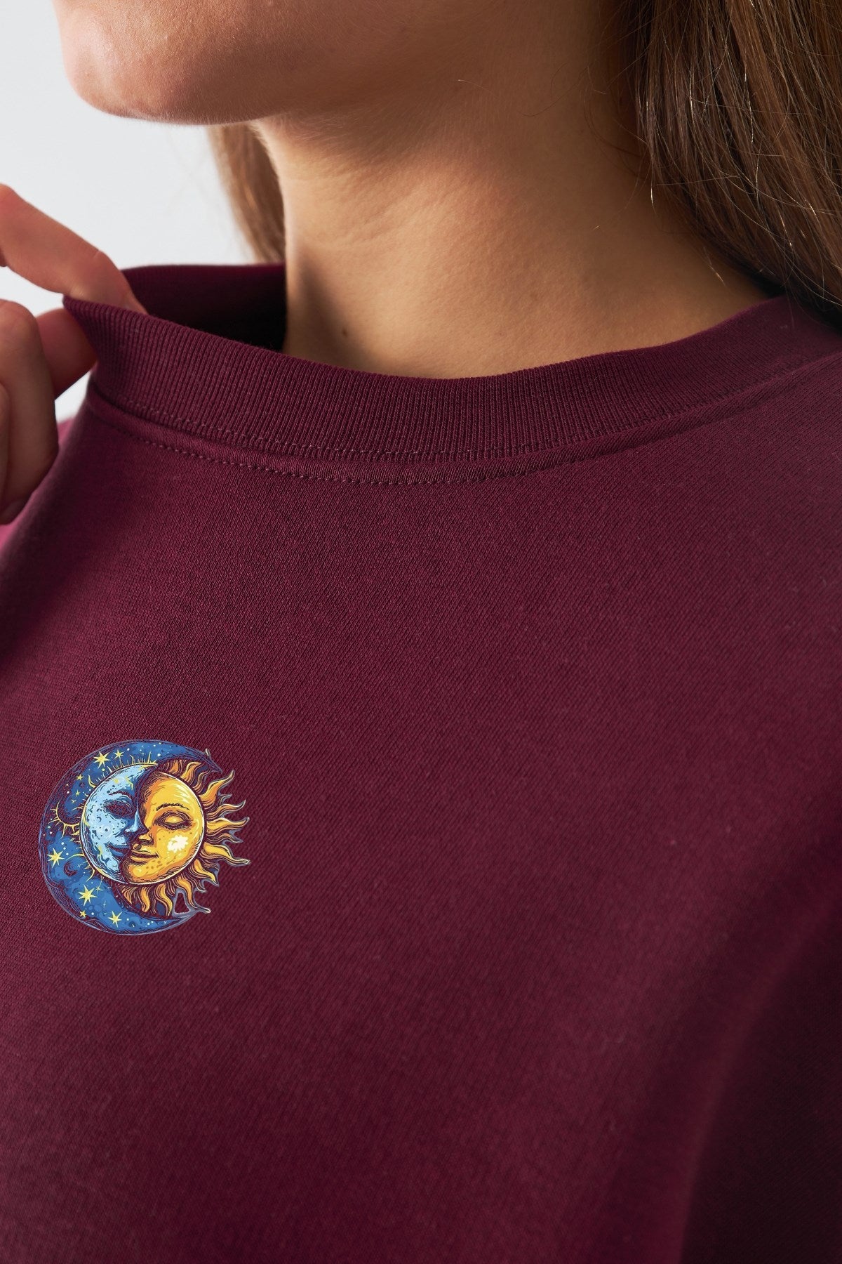 Kadın Oversize Sweatshirt Sun & Moon Baskılı Bordo – Bisiklet Yaka, 3 İplik Şardonlu Polar
