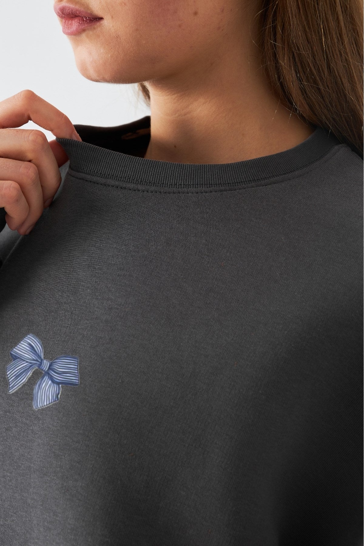 Kadın Oversize Sweatshirt How Lucky Are We Baskılı Füme– Bisiklet Yaka, 3 İplik Şardonlu Polar