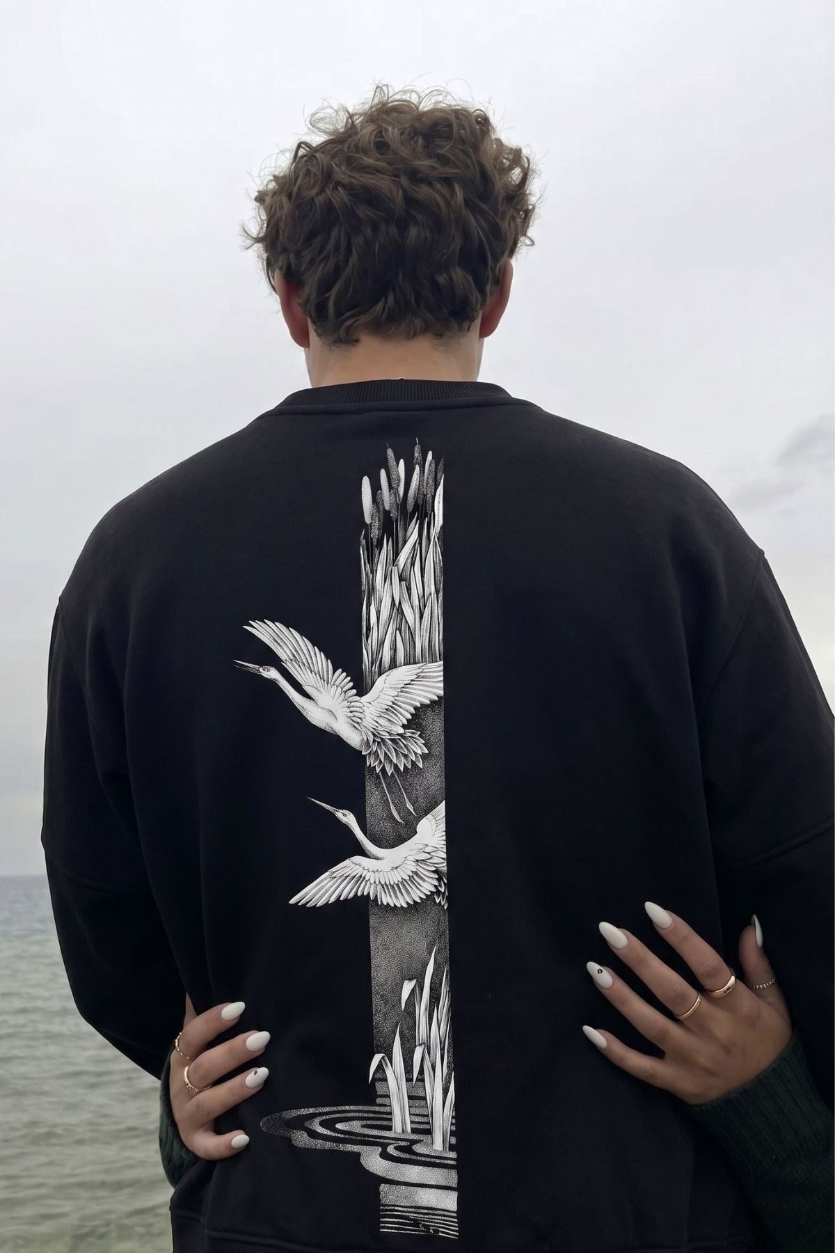 Erkek Oversize Sweatshirt Heron Line Baskılı Siyah – Bisiklet Yaka, 3 İplik Şardonlu Polar