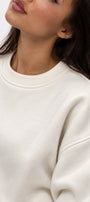 Kadın Oversize Sweatshirt Paradise Varsity Kabartma Baskılı Beyaz – Bisiklet Yaka, 3 İplik Şardonlu Polar