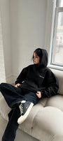  Every Thing Is Fine Baskılı Unisex Siyah Kapüşonlu Sweatshirt – 3 İplik Şardonlu Kumaş