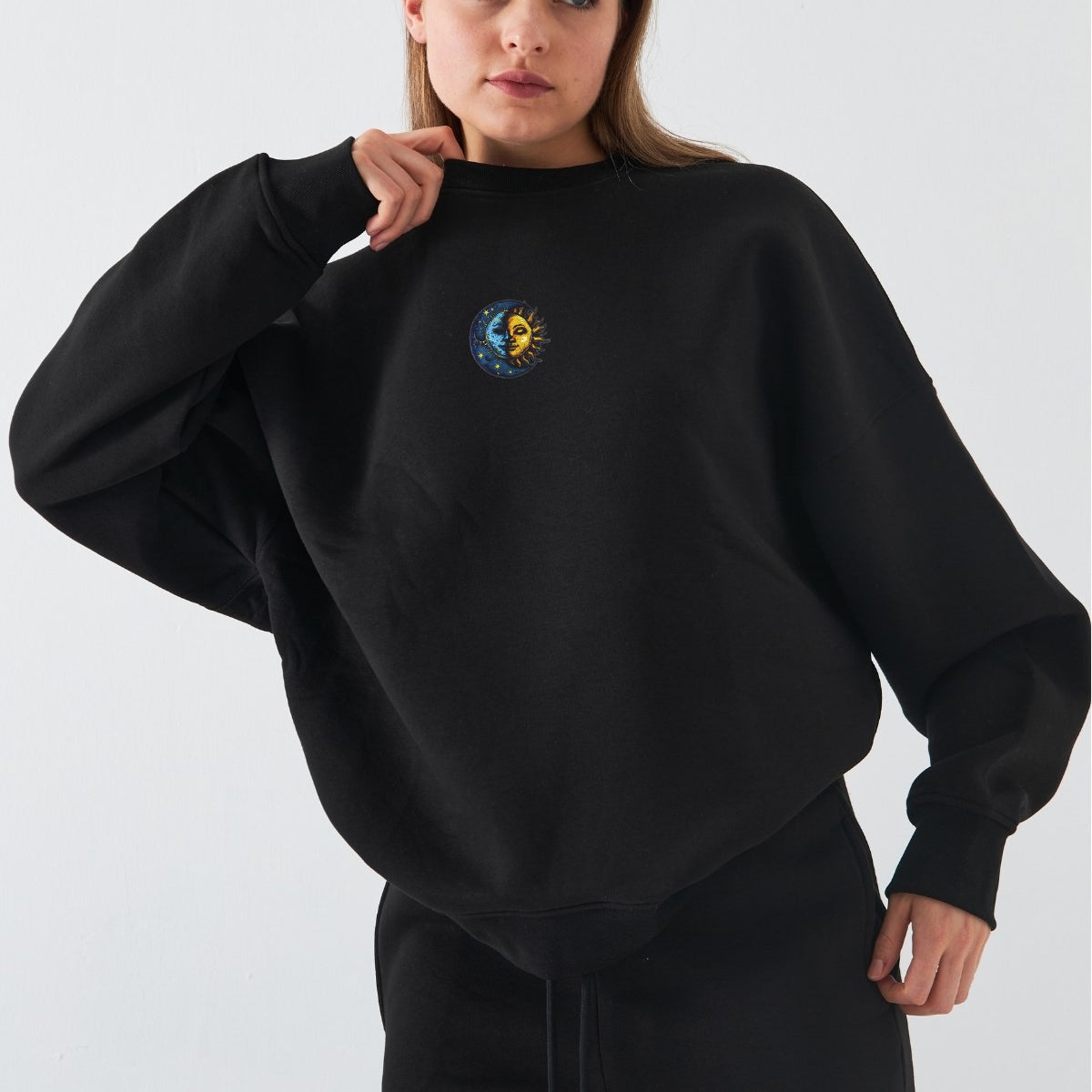 Kadın Oversize Sweatshirt Sun & Moon Baskılı Siyah – Bisiklet Yaka, 3 İplik Şardonlu Polar