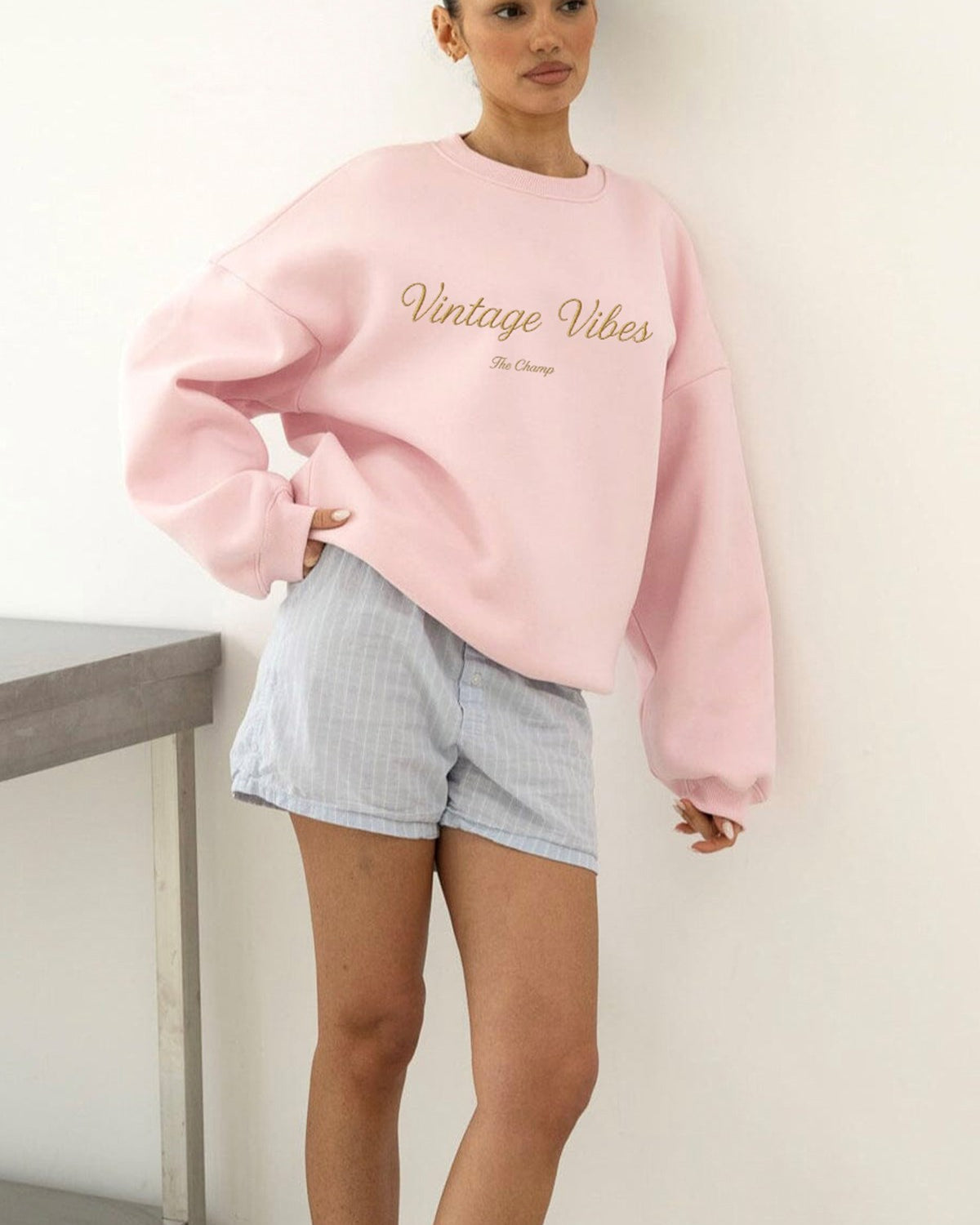Kadın Oversize Sweatshirt Vintage Vibes Baskılı Pembe – Bisiklet Yaka, 3 İplik Şardonlu Polar