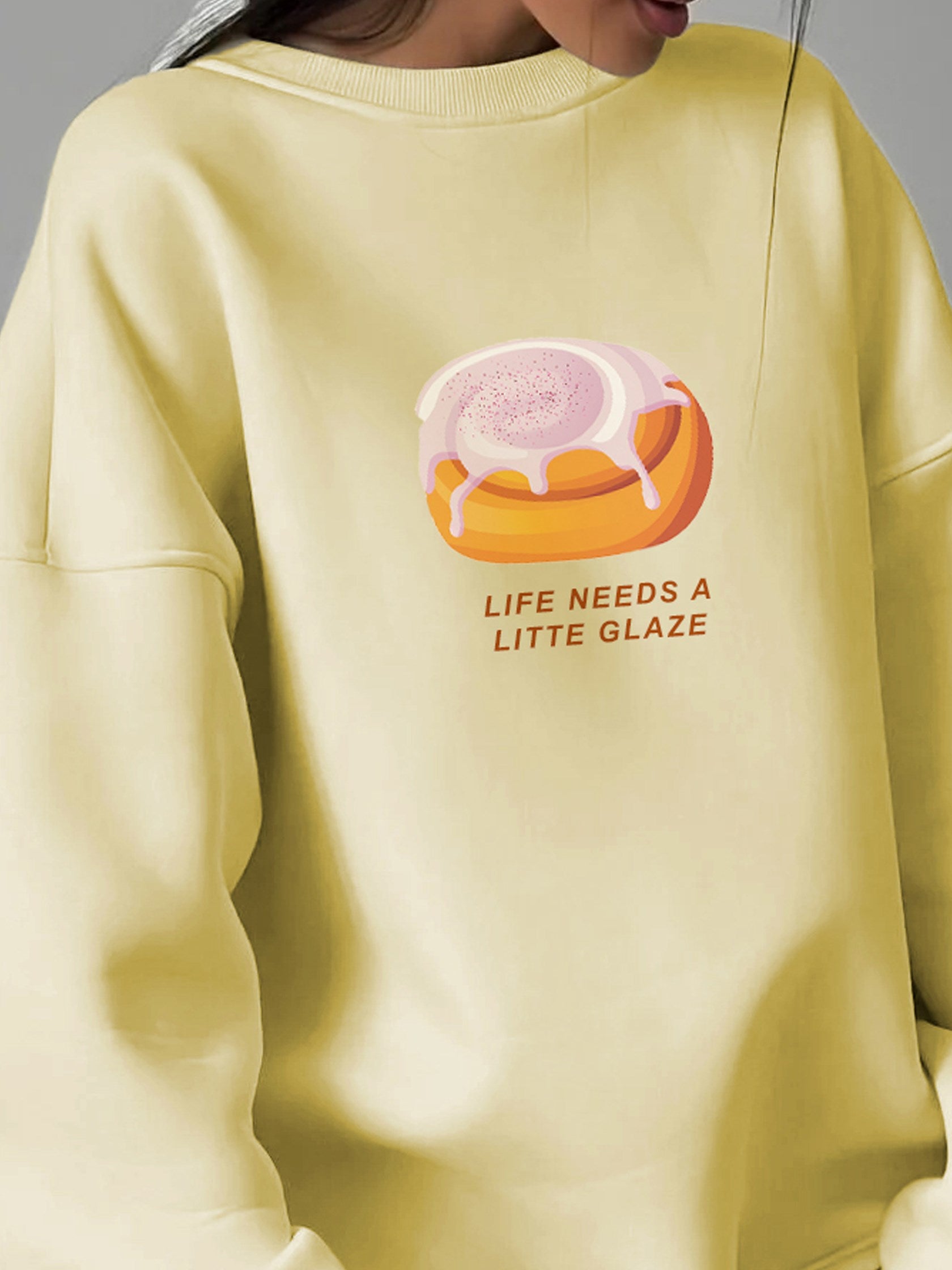 Kadın Oversize Sweatshirt Elbise Bakery Glazed Donut Baskılı Sarı – Bisiklet Yaka, 3 İplik Şardonlu Polar