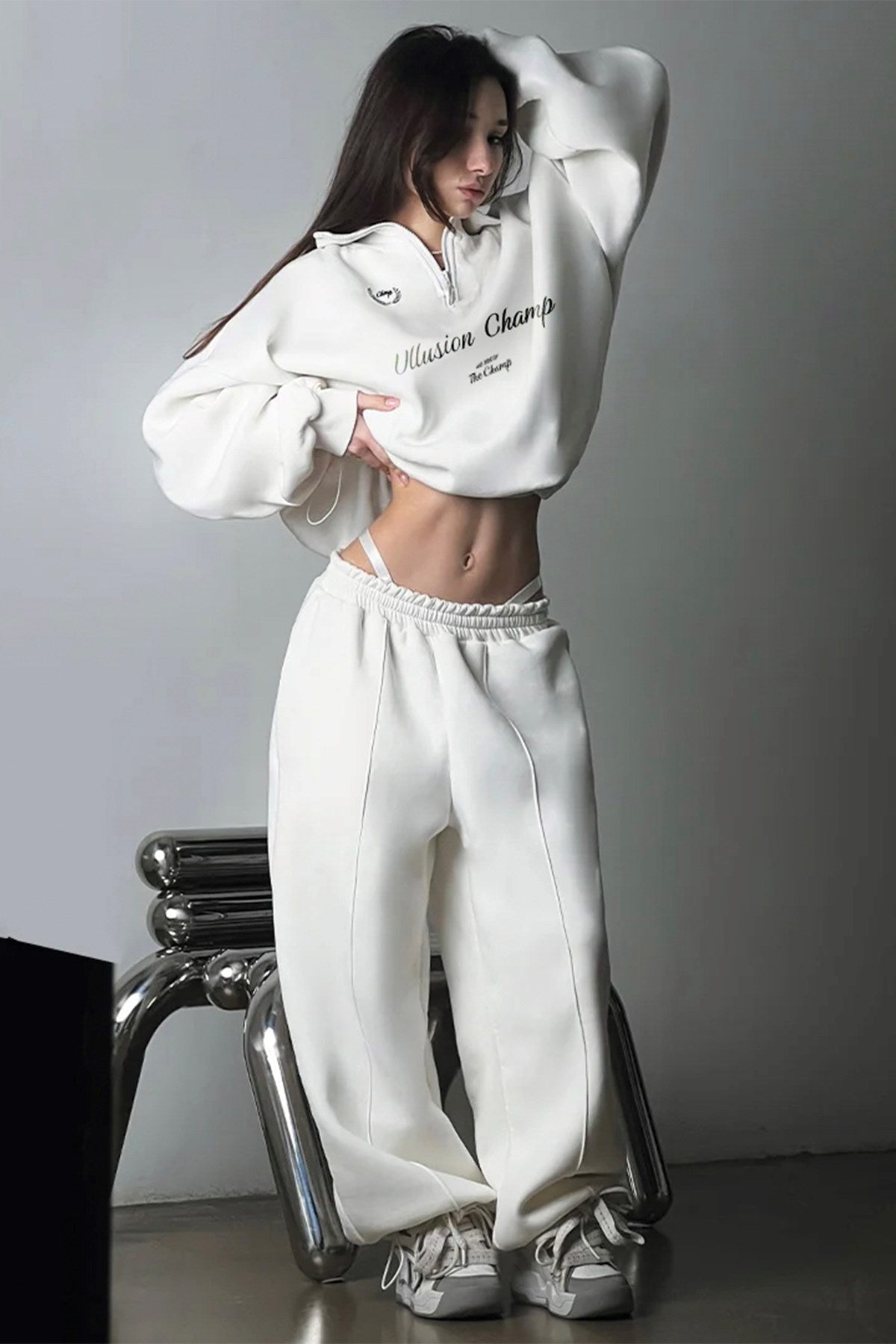 Kadın Oversize Sweatshirt Illusion Champ Baskılı Beyaz – Yarım Fermuarlı, 3 İplik Şardonlu Polar