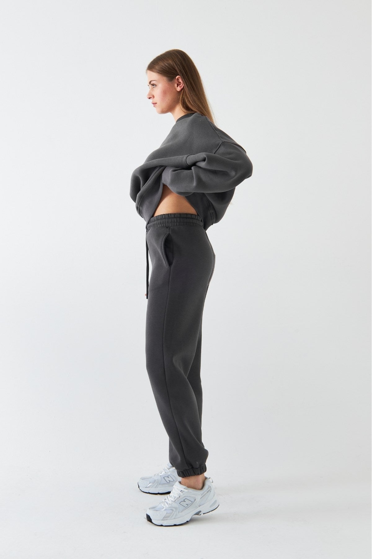 Unisex Oversize Eşofman Takımı Basic Füme – Bisiklet Yaka, Lastikli Paça, 3 İplik Şardonlu Polar