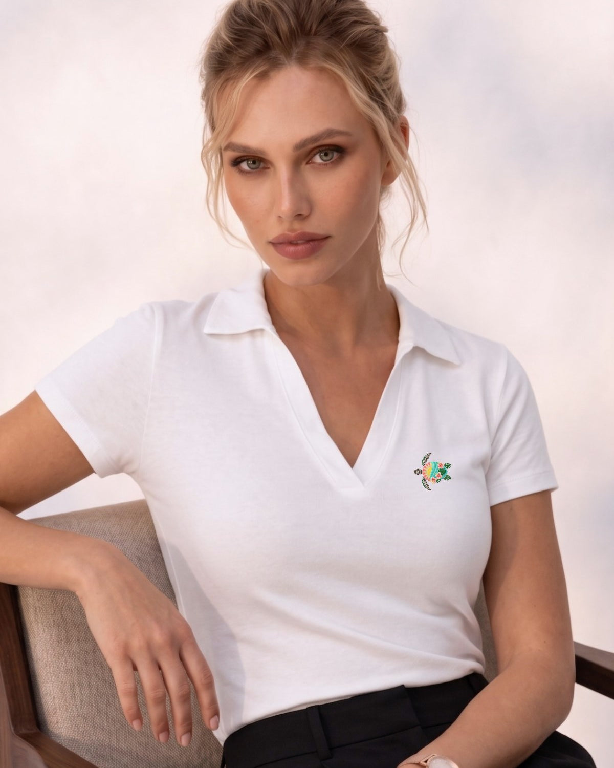 Kadın Tropica Turtle Polo Yaka Basic Tişört Beyaz – %100 Pamuk, Kısa Kollu, Likralı Rahat Kalıp Bluz