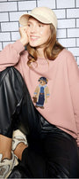 Kadın Oversize Sweatshirt Traveler Bear Baskılı Pembe – Bisiklet Yaka, 3 İplik Şardonlu Polar