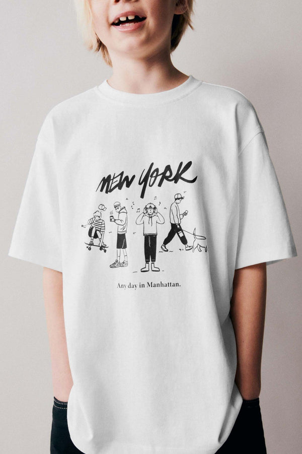 New York Any Day in Manhattan Yazılı Aktivite Tasarım Baskılı Beyaz Çocuk T-Shirt