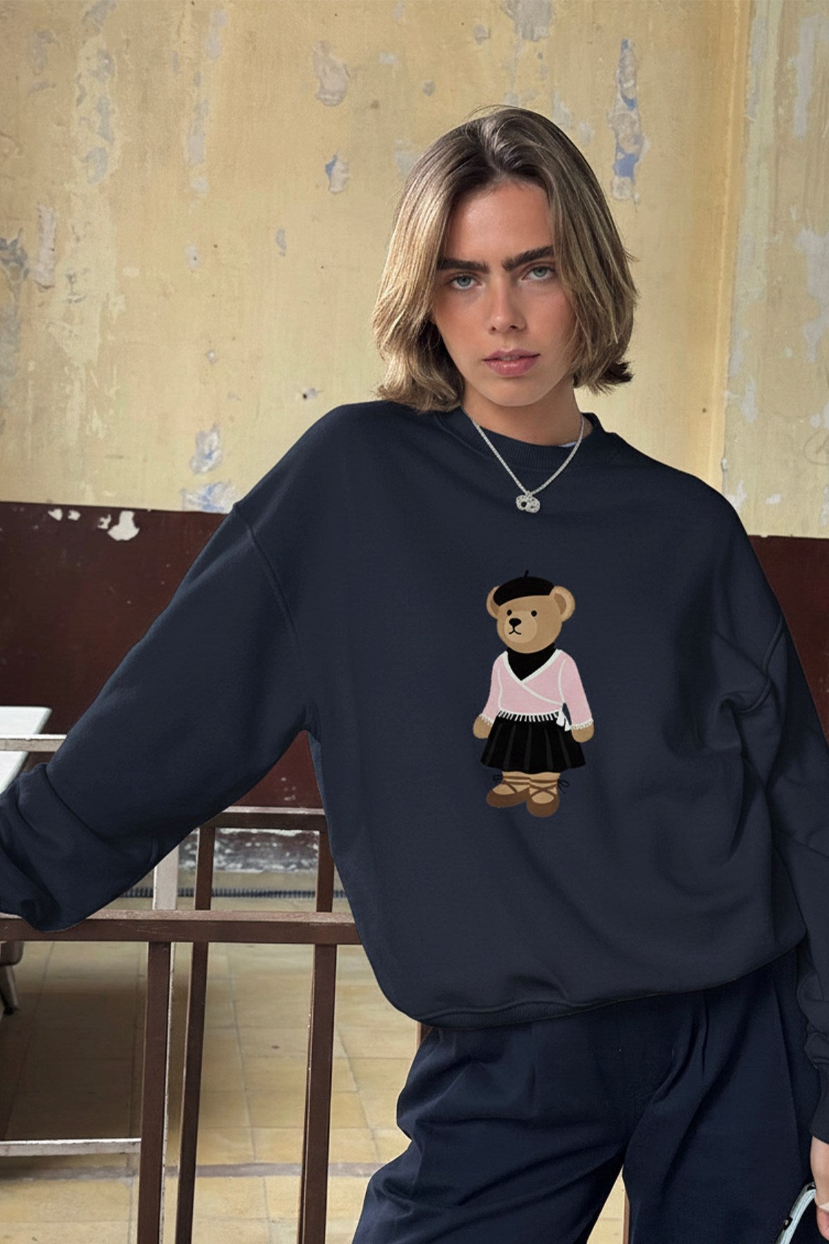 Kadın Oversize Sweatshirt Ballerina Bear Baskılı Lacivert– Bisiklet Yaka, 3 İplik Şardonlu Polar