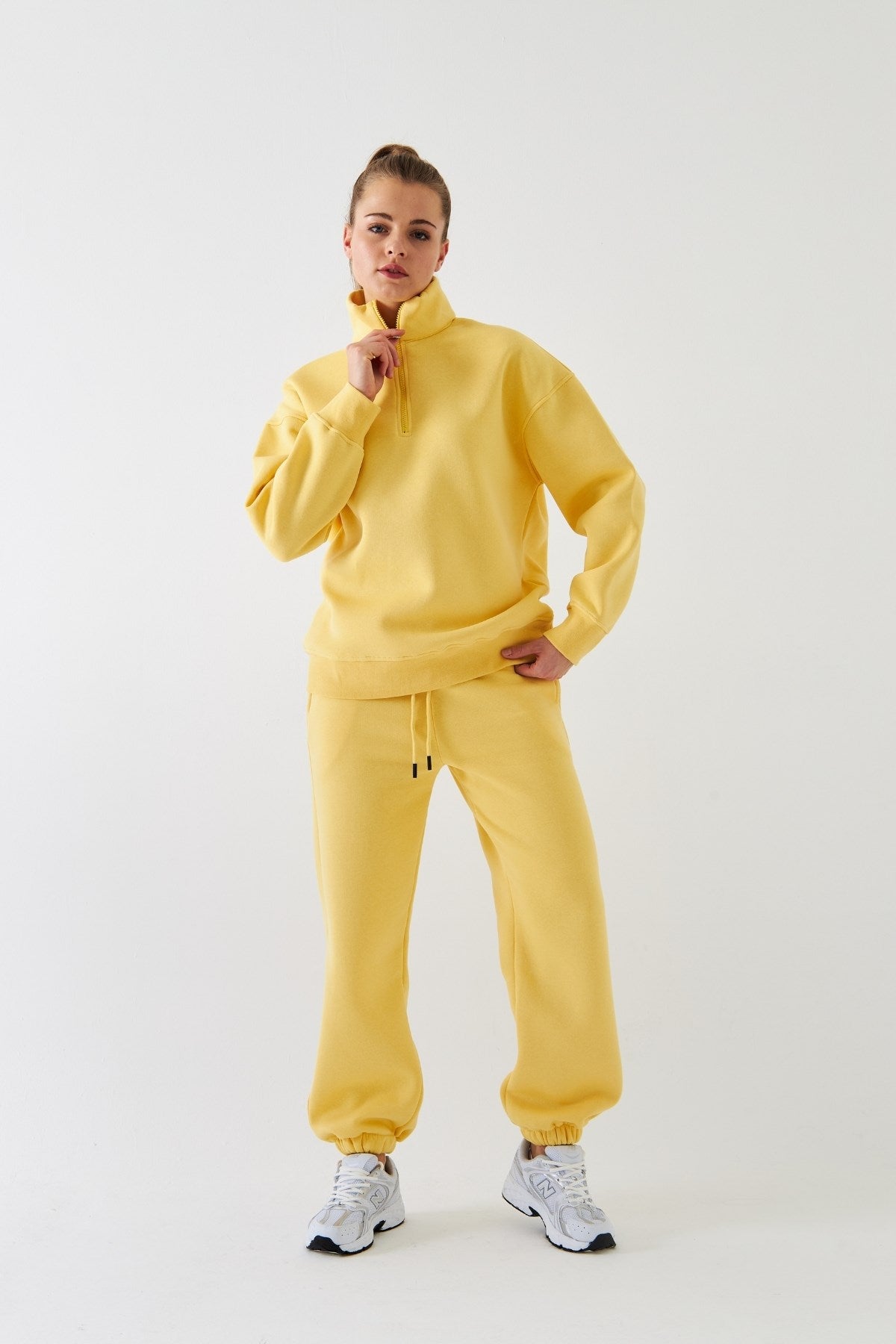 Unisex Oversize Eşofman Takımı Basic Sarı – Fermuarlı Dik Yaka, Lastikli Paça, 3 İplik Polar