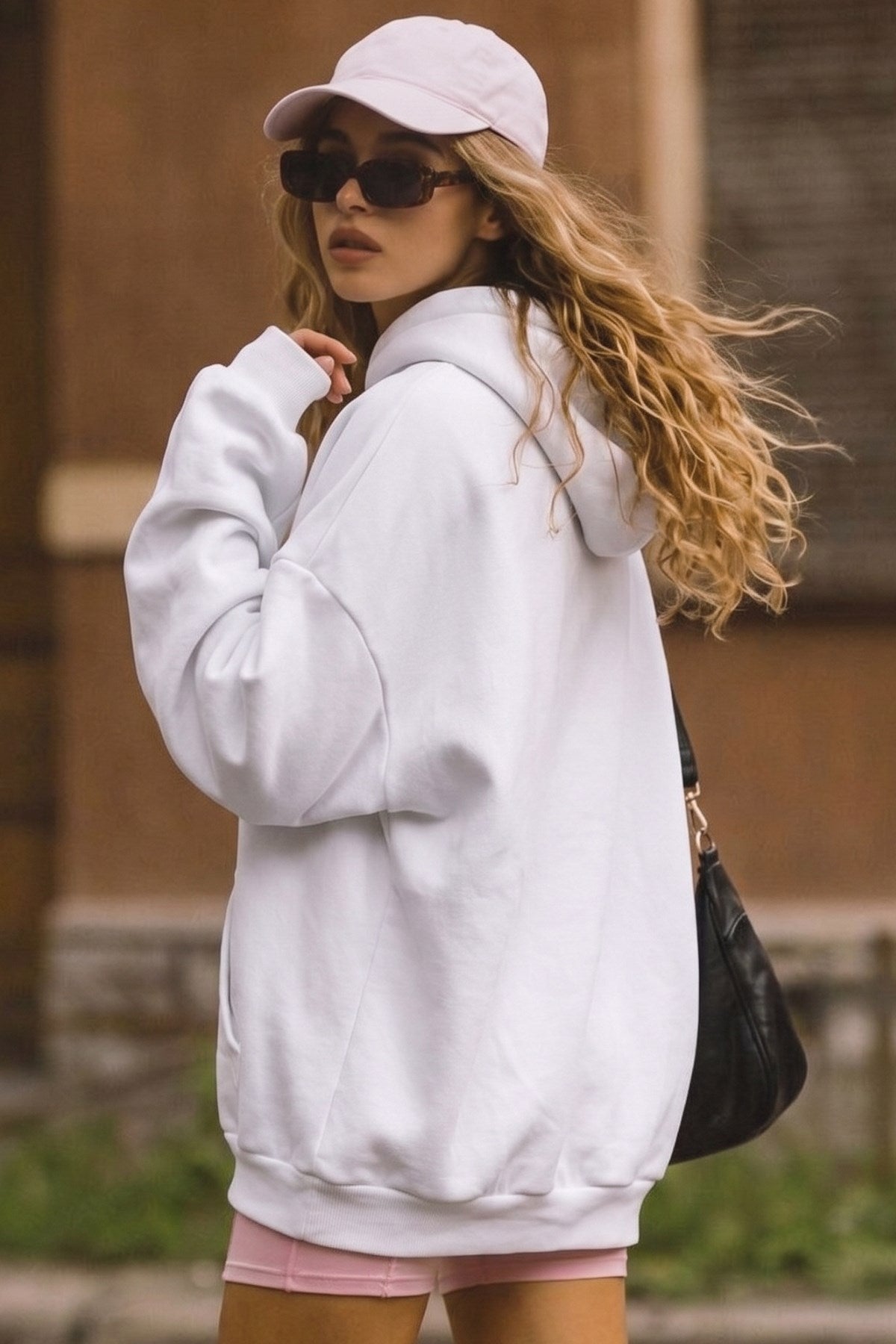 Kadın Oversize Hoodie Pink Kitty Club Baskılı Beyaz - Kapüşonlu, Cepli, 3 İplik Polar