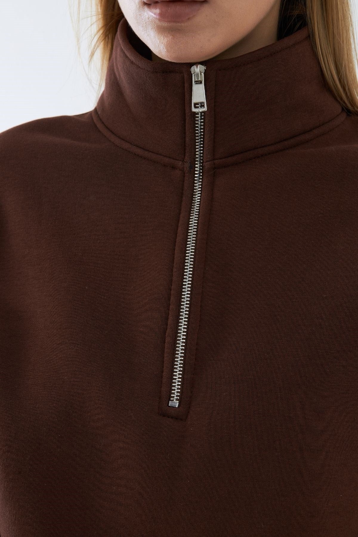 Unisex Oversize Eşofman Takımı Basic Kahverengi – Fermuarlı Dik Yaka, Lastikli Paça, 3 İplik Polar