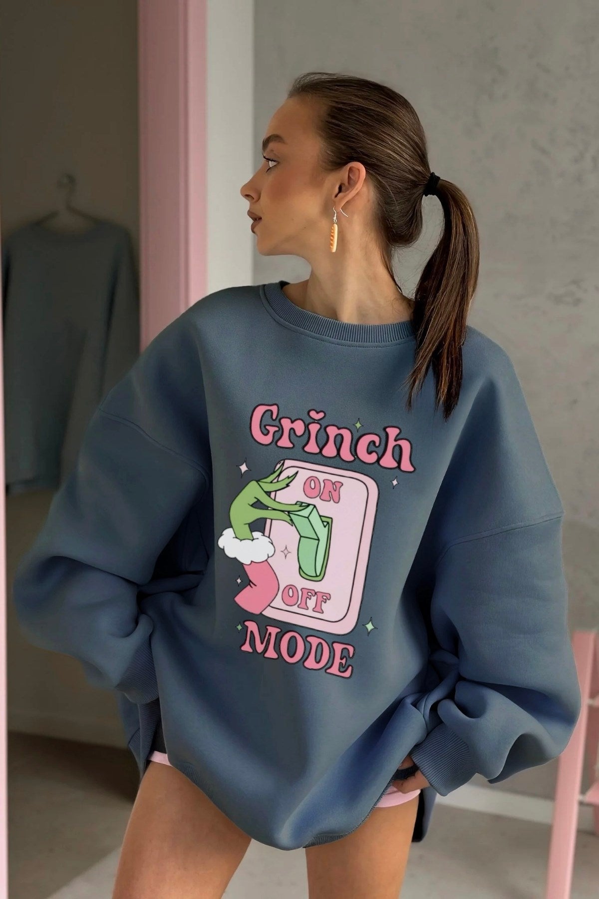 Kadın Oversize Sweatshirt Elbise Grinch Mode Baskılı Marine – Bisiklet Yaka, 3 İplik Şardonlu Polar