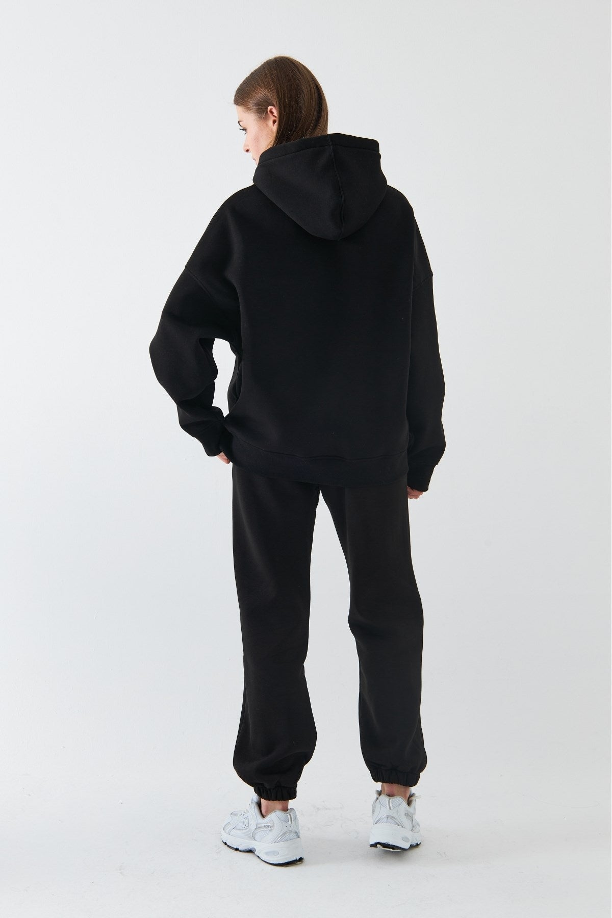 Oversize Unisex Sweatshirt Hoodie Siyah – Kapüşonlu, 3 İplik Şardonlu Polar, Kanguru Cepli, Basic