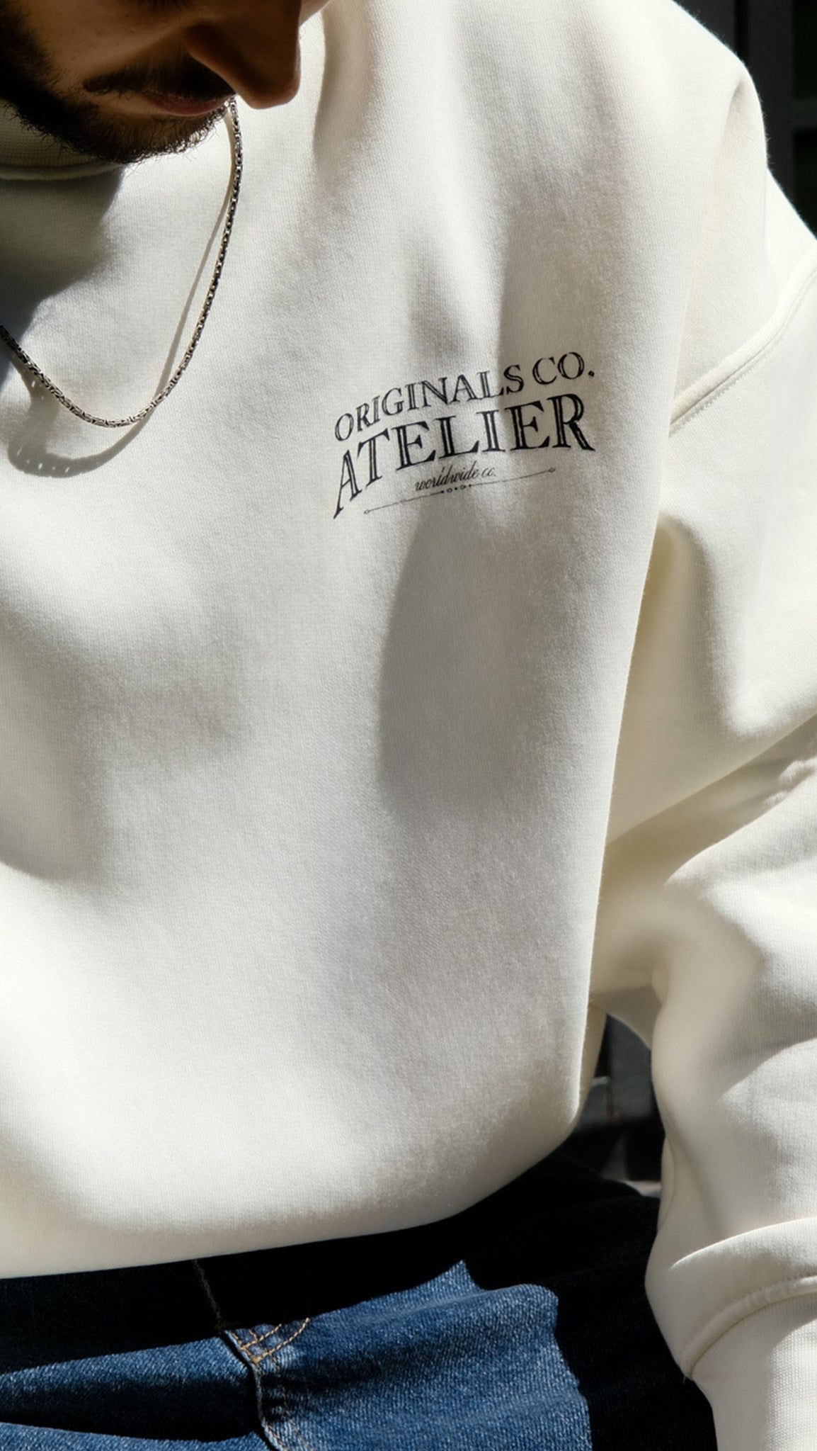 Unisex Oversize Sweatshirt Atelier Baskılı Beyaz – Bisiklet Yaka, 3 İplik Şardonlu Polar