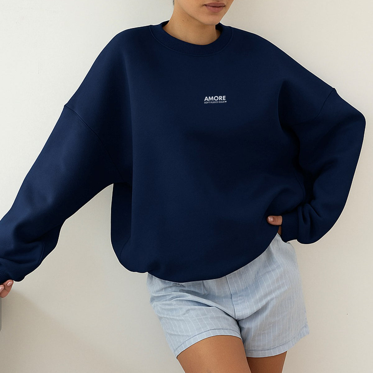 Kadın Oversize Sweatshirt AMORE Lacivert – Bisiklet Yaka, 3 İplik Şardounlu Polar