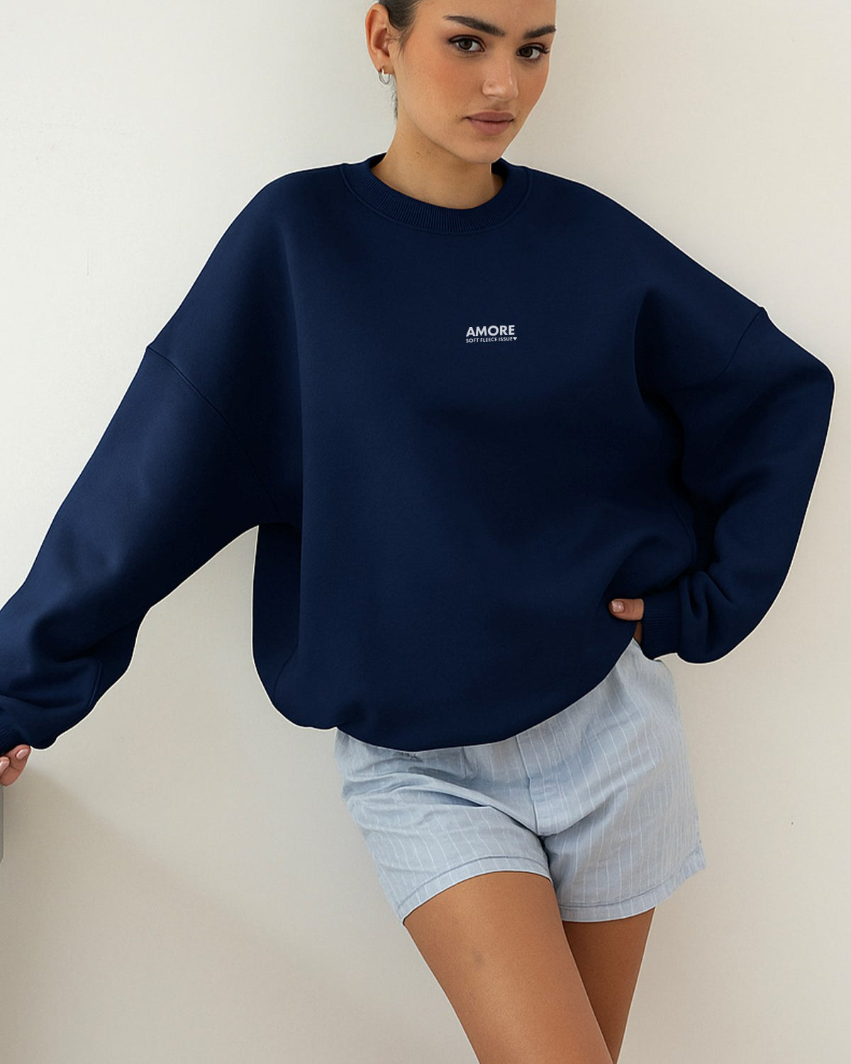 Kadın Oversize Sweatshirt AMORE Lacivert – Bisiklet Yaka, 3 İplik Şardounlu Polar