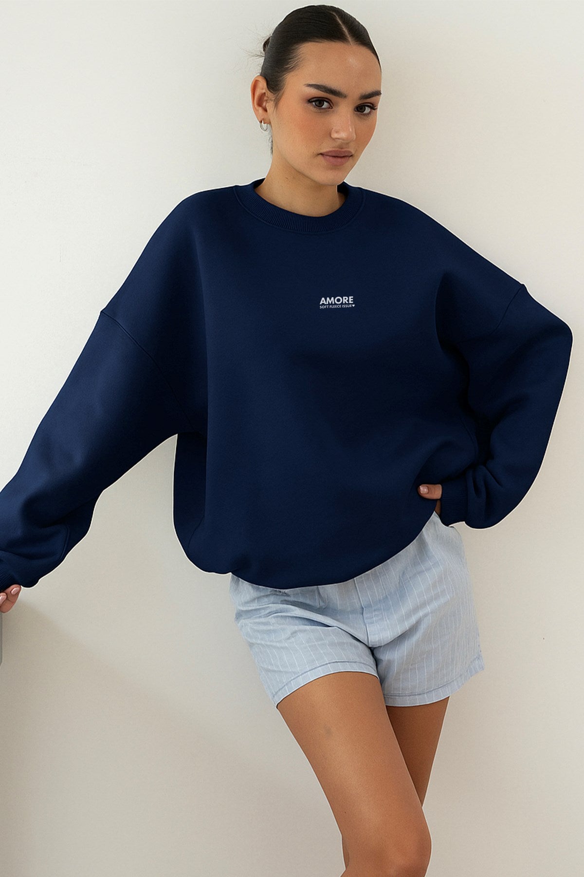 Kadın Oversize Sweatshirt AMORE Lacivert – Bisiklet Yaka, 3 İplik Şardounlu Polar