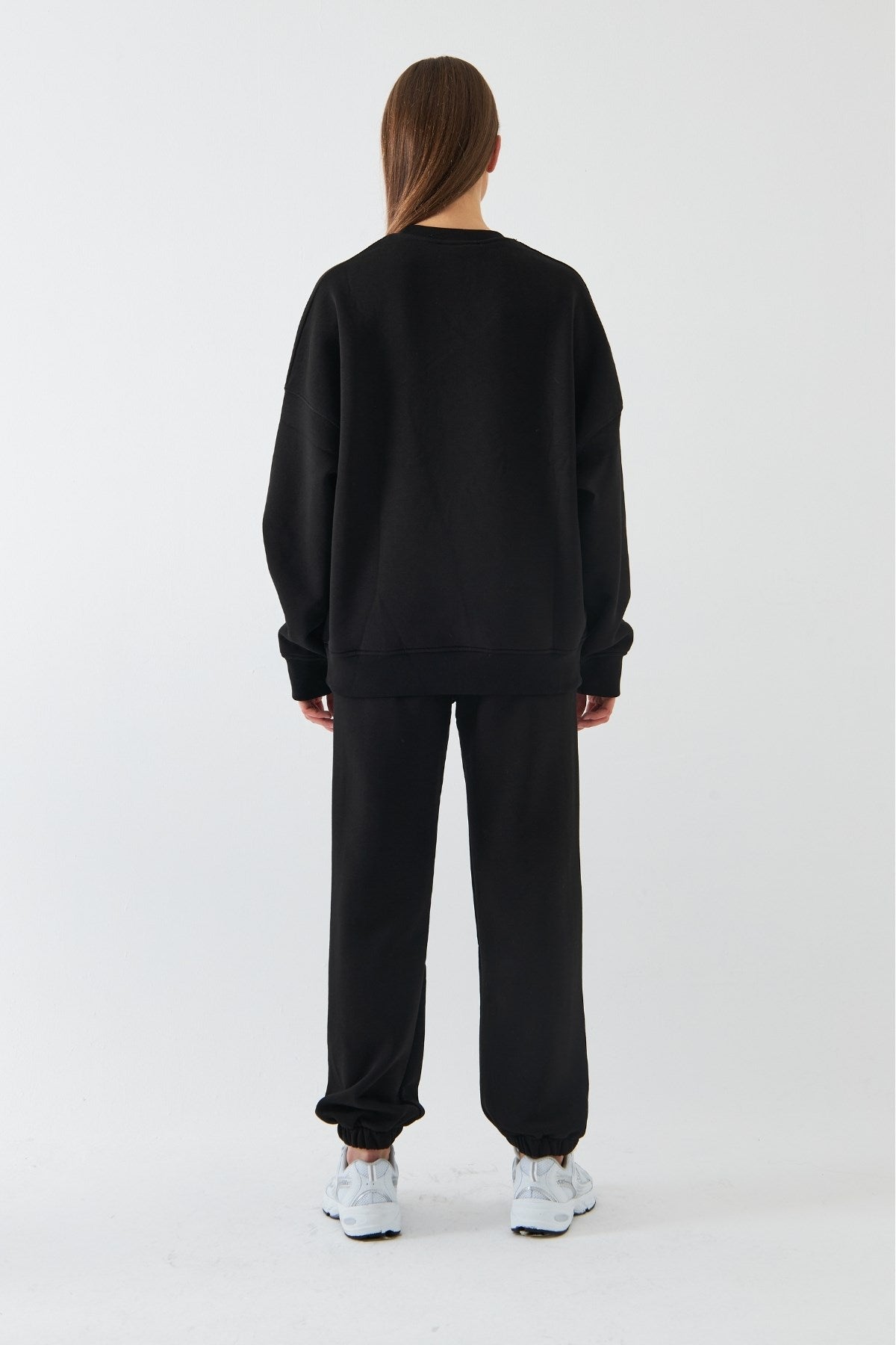 Unisex Oversize Eşofman Takımı Basic Siyah – Bisiklet Yaka, Lastikli Paça, 3 İplik Şardonlu Polar