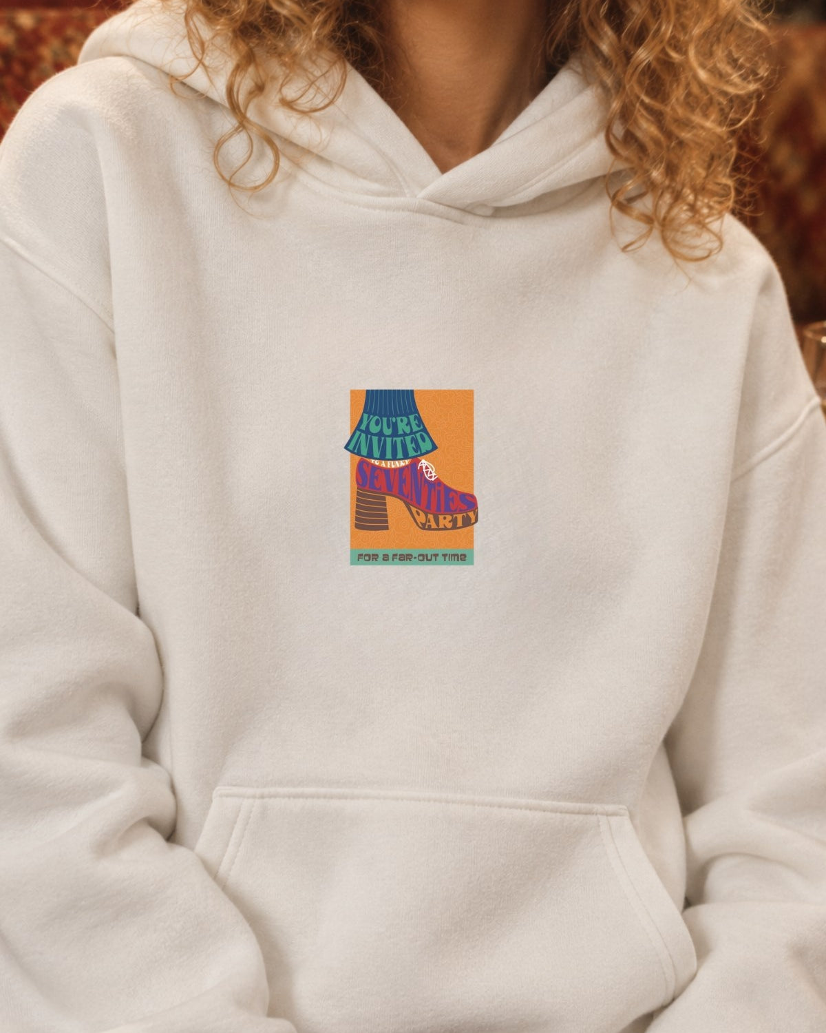 Kadın Oversize Hoodie Seventies Party Baskılı Beyaz - Kapüşonlu, Kanguru Cepli, 3 İplik Polar
