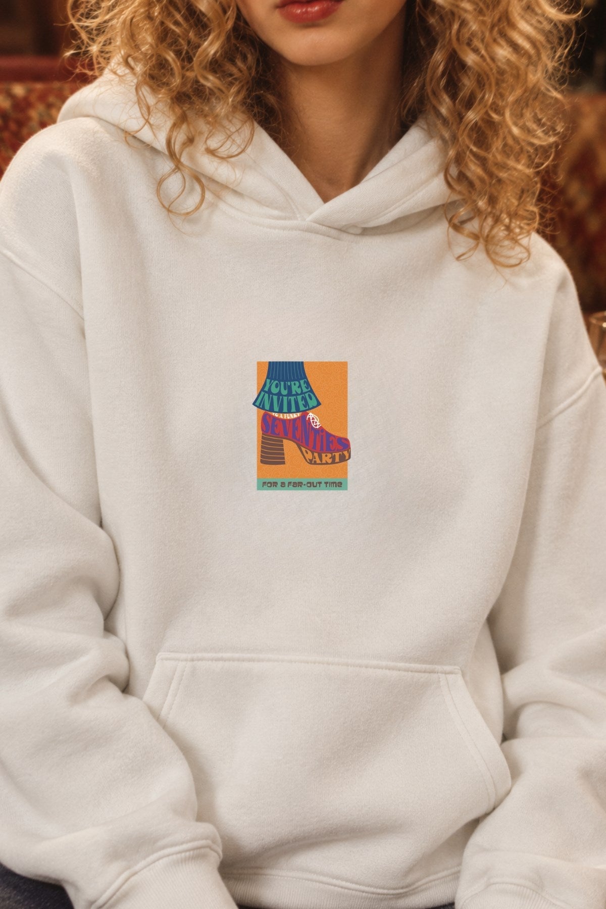 Kadın Oversize Hoodie Seventies Party Baskılı Beyaz - Kapüşonlu, Kanguru Cepli, 3 İplik Polar