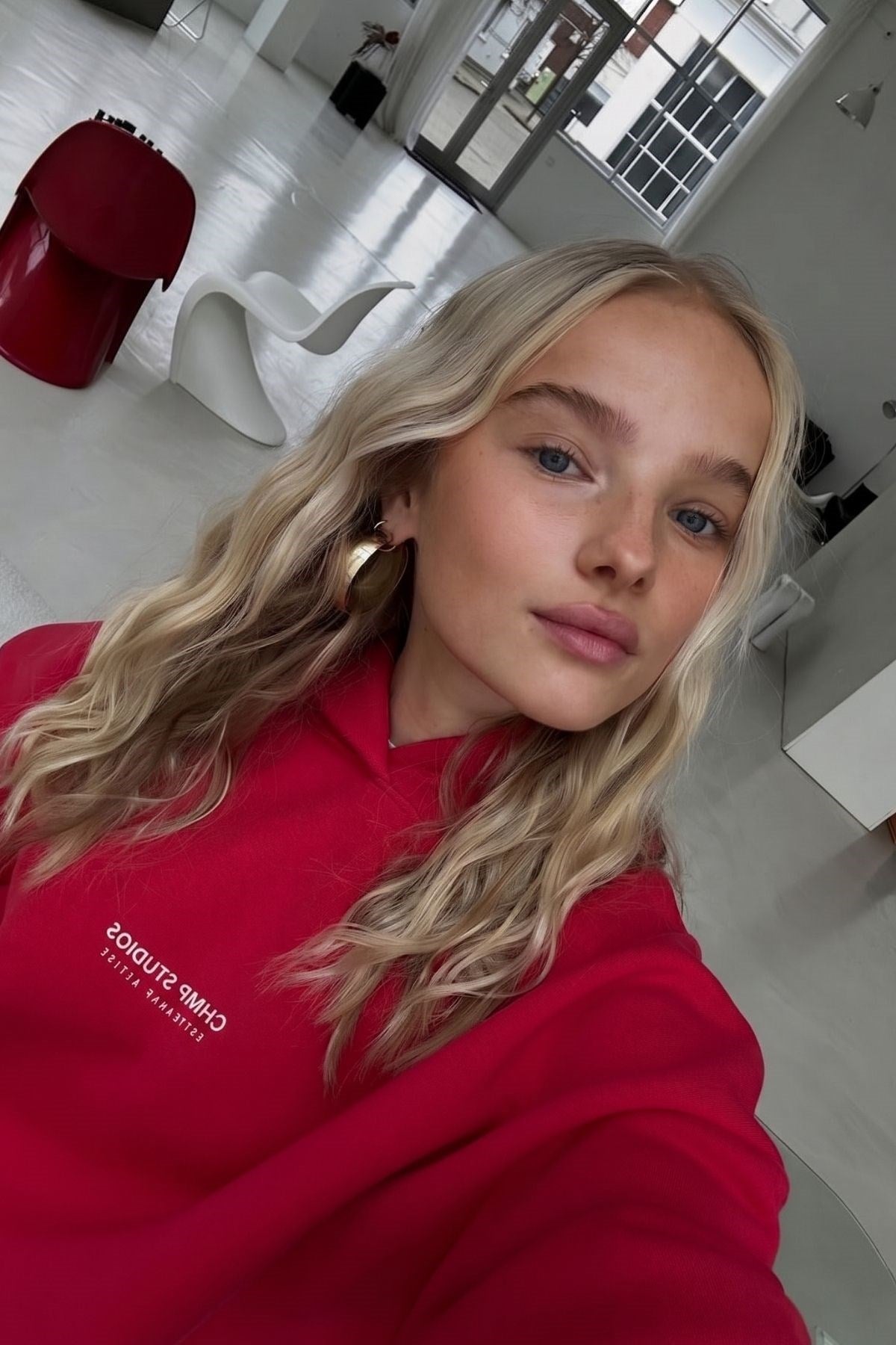 Kadın Oversize Sweatshirt Hoodie CHMP Yazlı Baskılı Kırmızı – Kapüşonlu, 3 İplik Polar, Kanguru Cepli