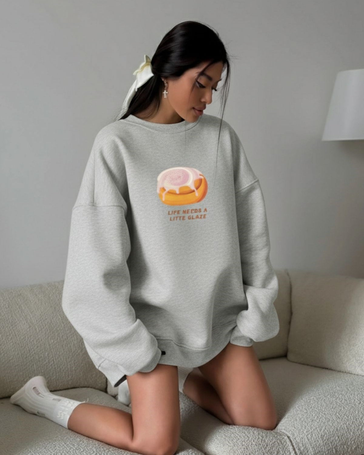 Kadın Oversize Sweat Elbise Bakery Glazed Donut Baskılı Gri Melanj – Bisiklet Yaka, 3 İplik Polar
