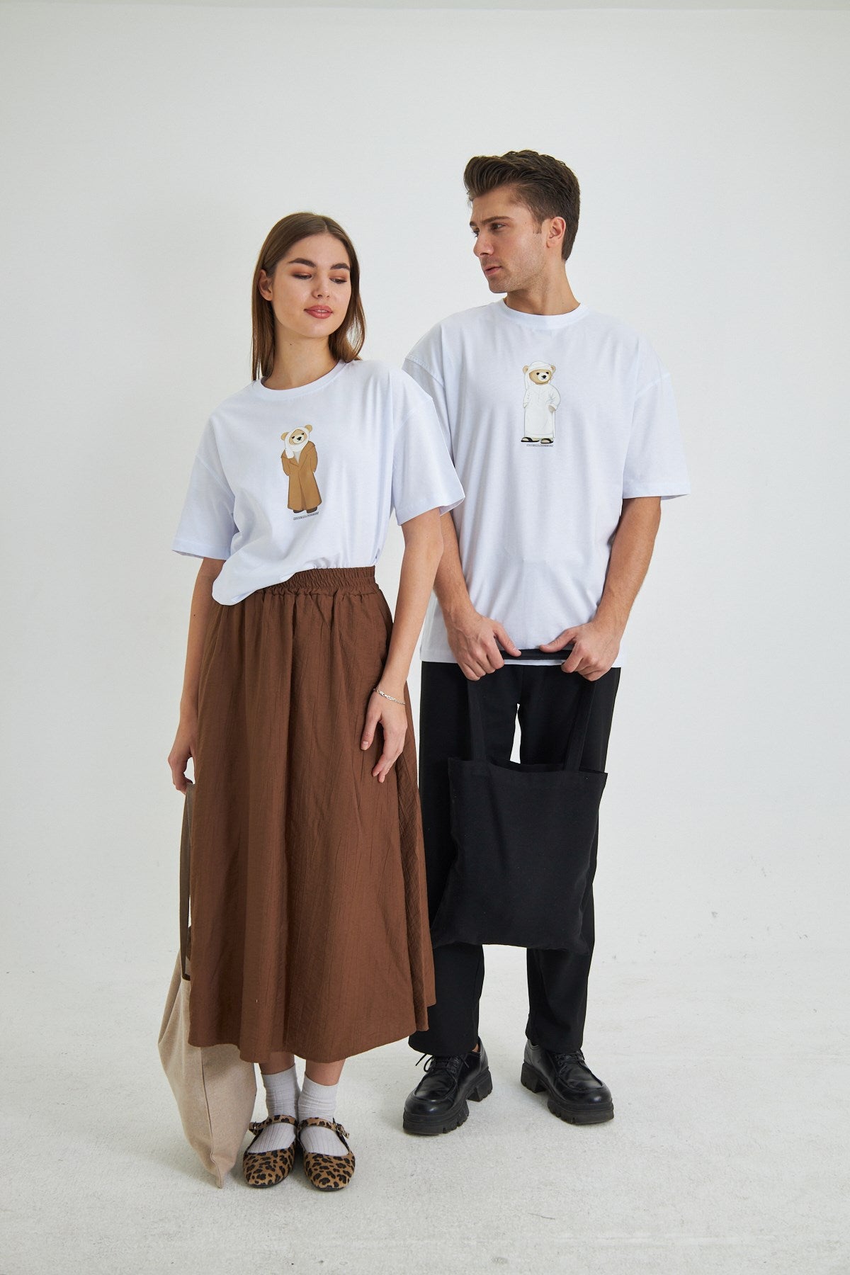 Unisex Special Edition Ayıcık Baskılı Beyaz Tişört Çift Kombini