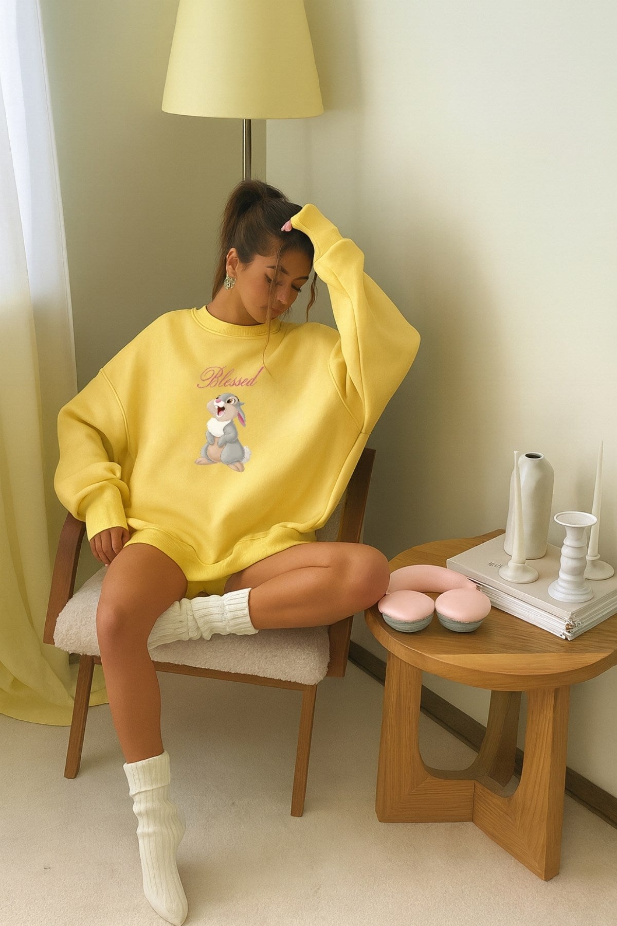 Kadın Oversize Sweatshirt Elbise Blessed Bunny Baskılı Sarı – Bisiklet Yaka, 3 İplik Şardonlu Polar