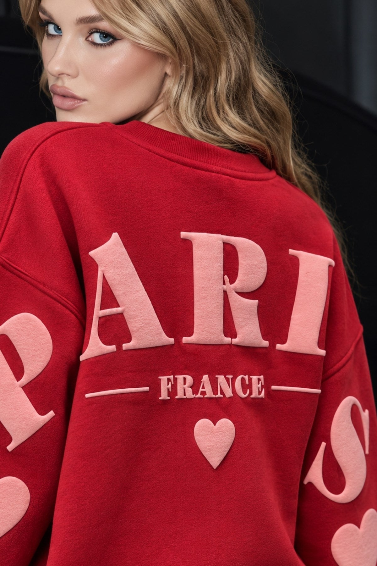 Kadın Oversize Sweatshirt Paris 3D Baskılı Kırmızı – Bisiklet Yaka, Kol ve Sırt Baskılı, 3 İplik