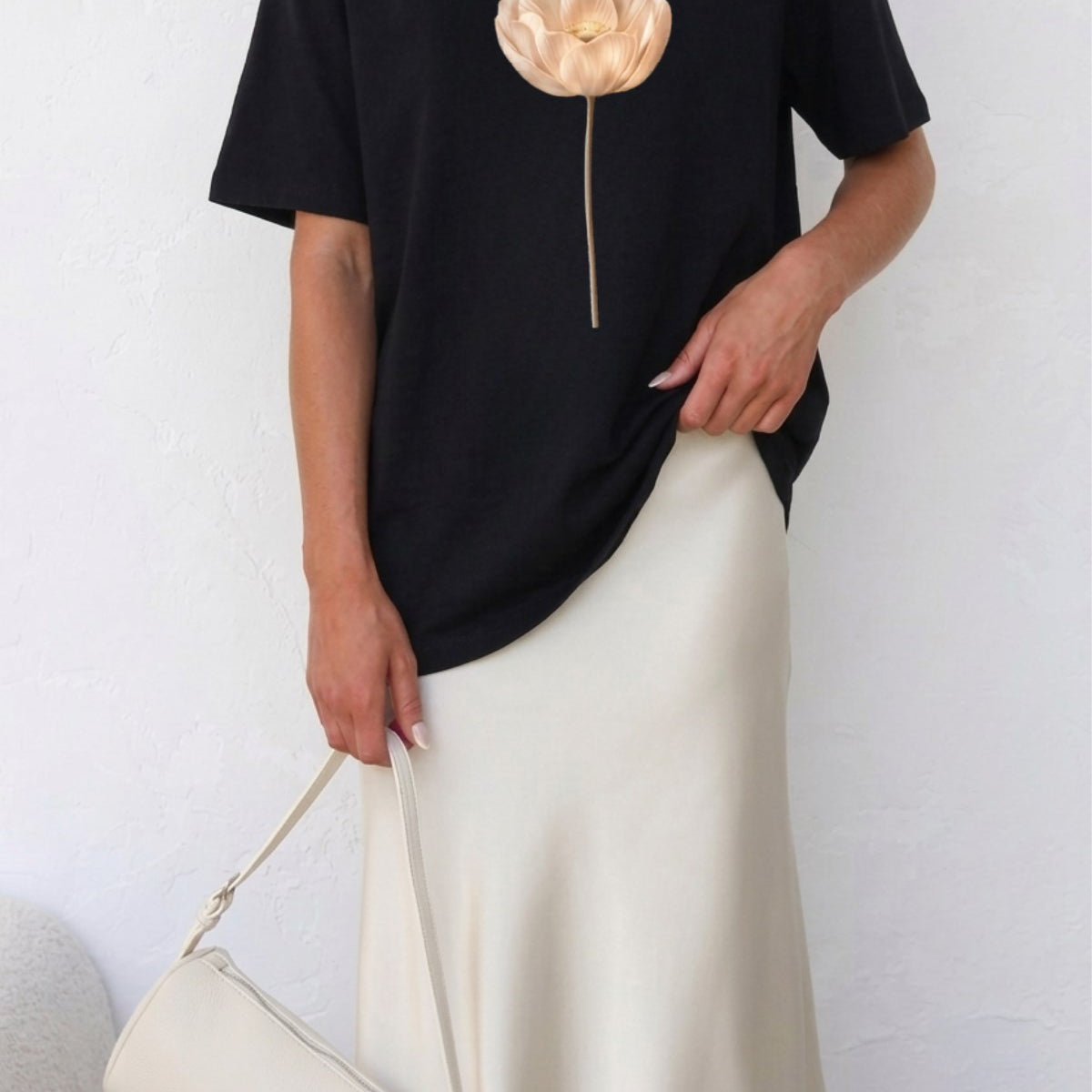 Kadın Oversize Tişört Pure Bloom Baskılı Siyah – Bisiklet Yaka, Rahat Kalıp, %100 Pamuk