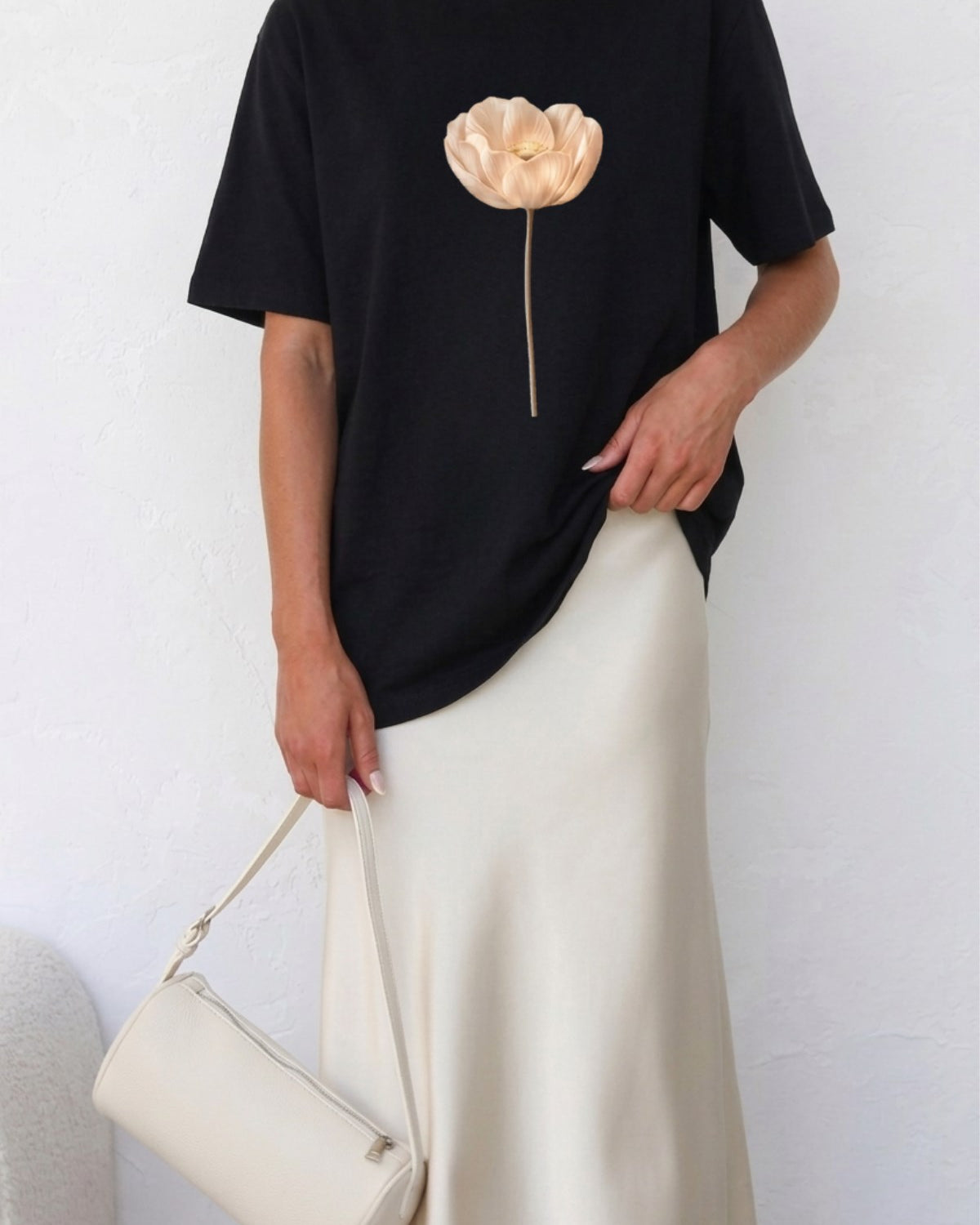 Kadın Oversize Tişört Pure Bloom Baskılı Siyah – Bisiklet Yaka, Rahat Kalıp, %100 Pamuk