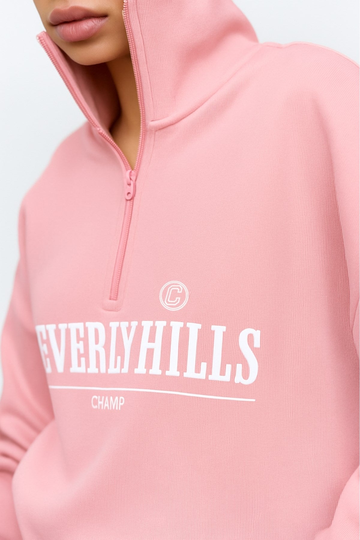 Kadın Pembe Beverly Hills Yazılı Yarım Fermuarlı Oversize Sweatshirt – Şık Spor Yarım Balıkçı Yaka