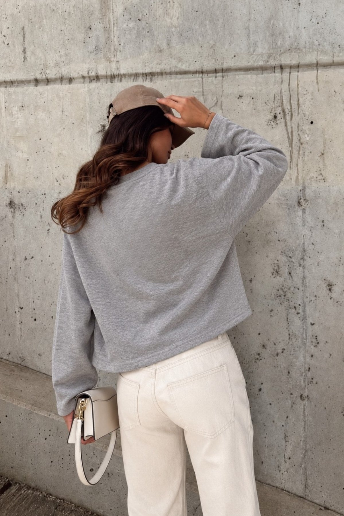 Kadın Relaxed Fit Sweatshirt Life Is Too Short Baskılı Gri Melanj – Bisiklet Yaka, 3 İplik Şardonsuz