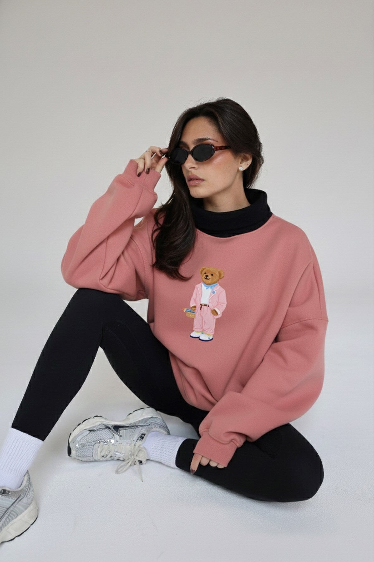 Kadın Oversize Sweatshirt Pink Suit Bear 3D Baskılı Pembe – Bisiklet Yaka, 3 İplik Şardonlu Polar
