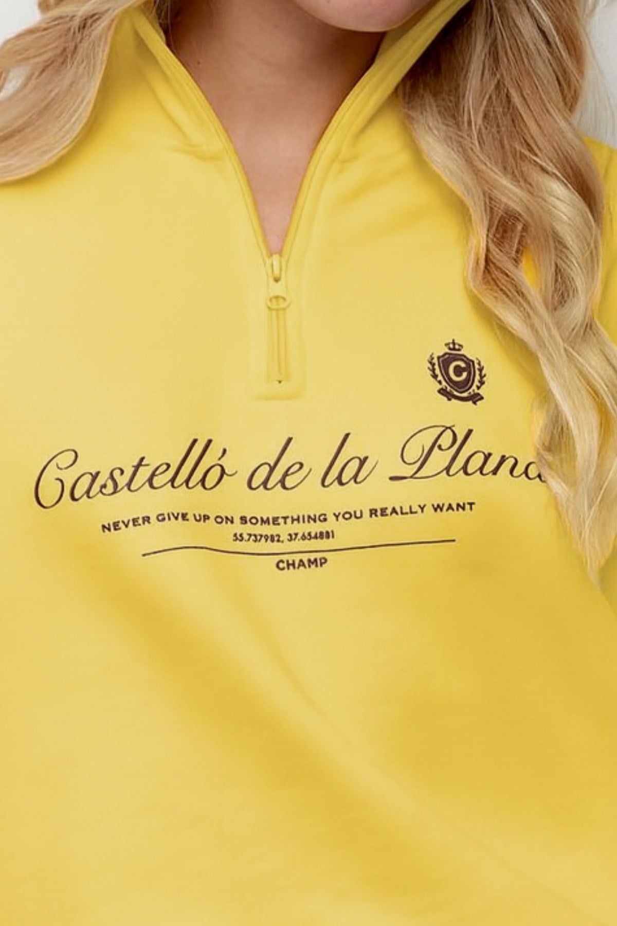 Kadın Oversize Sweatshirt Castelló de la Plana Baskılı Sarı – Yarım Fermuarlı, 3 İplik Polar