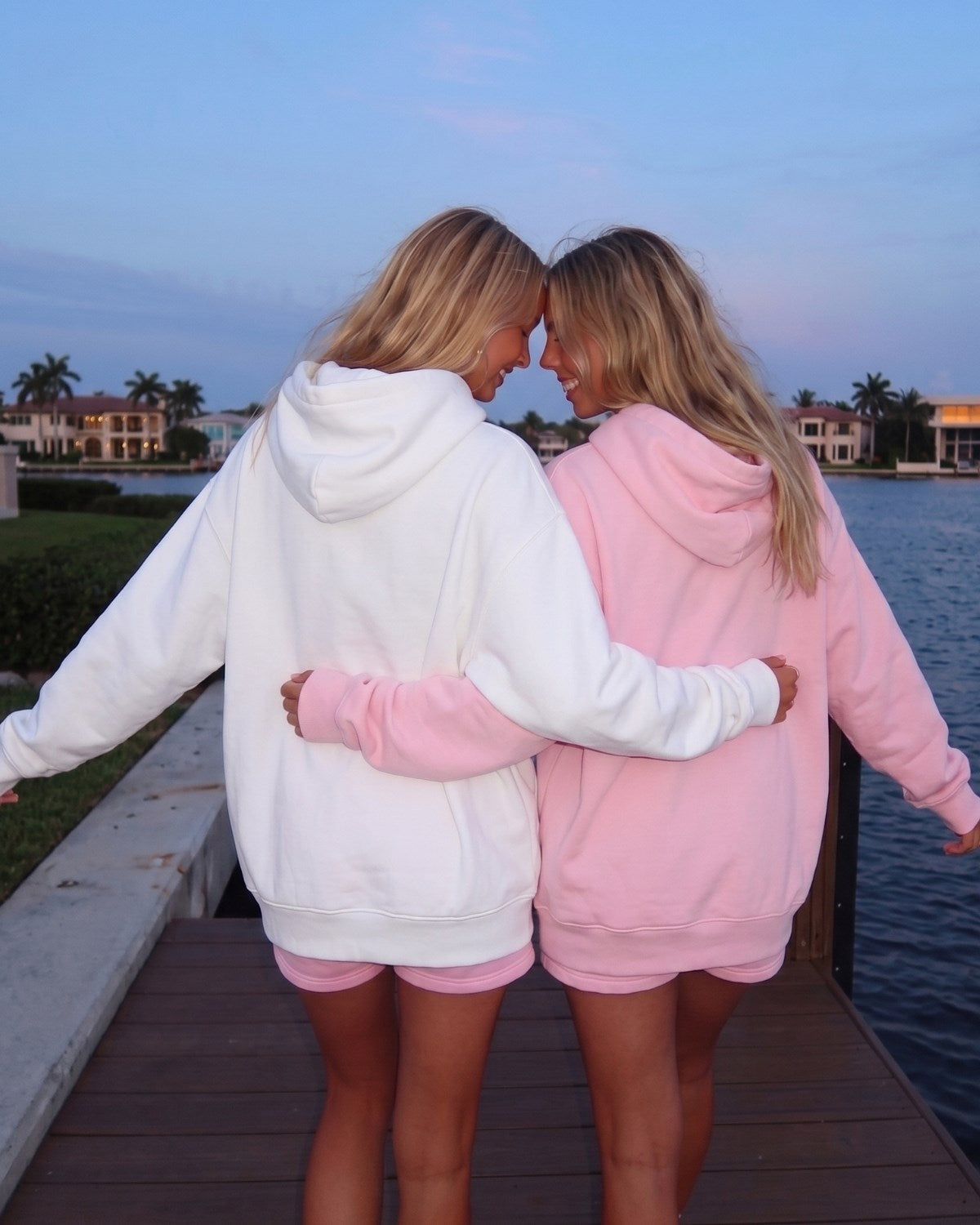 Unisex 2’li Oversize Basic Hoodie Beyaz & Pembe – Kapüşonlu, Cepli, 3 İplik Şardonlu Polar