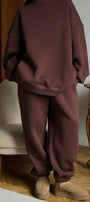 Kadın Oversize Sweat Elbise Eşofman Takımı Basic Kahverrengi – Bisiklet Yaka, Lastikli Paça, 3İplik 