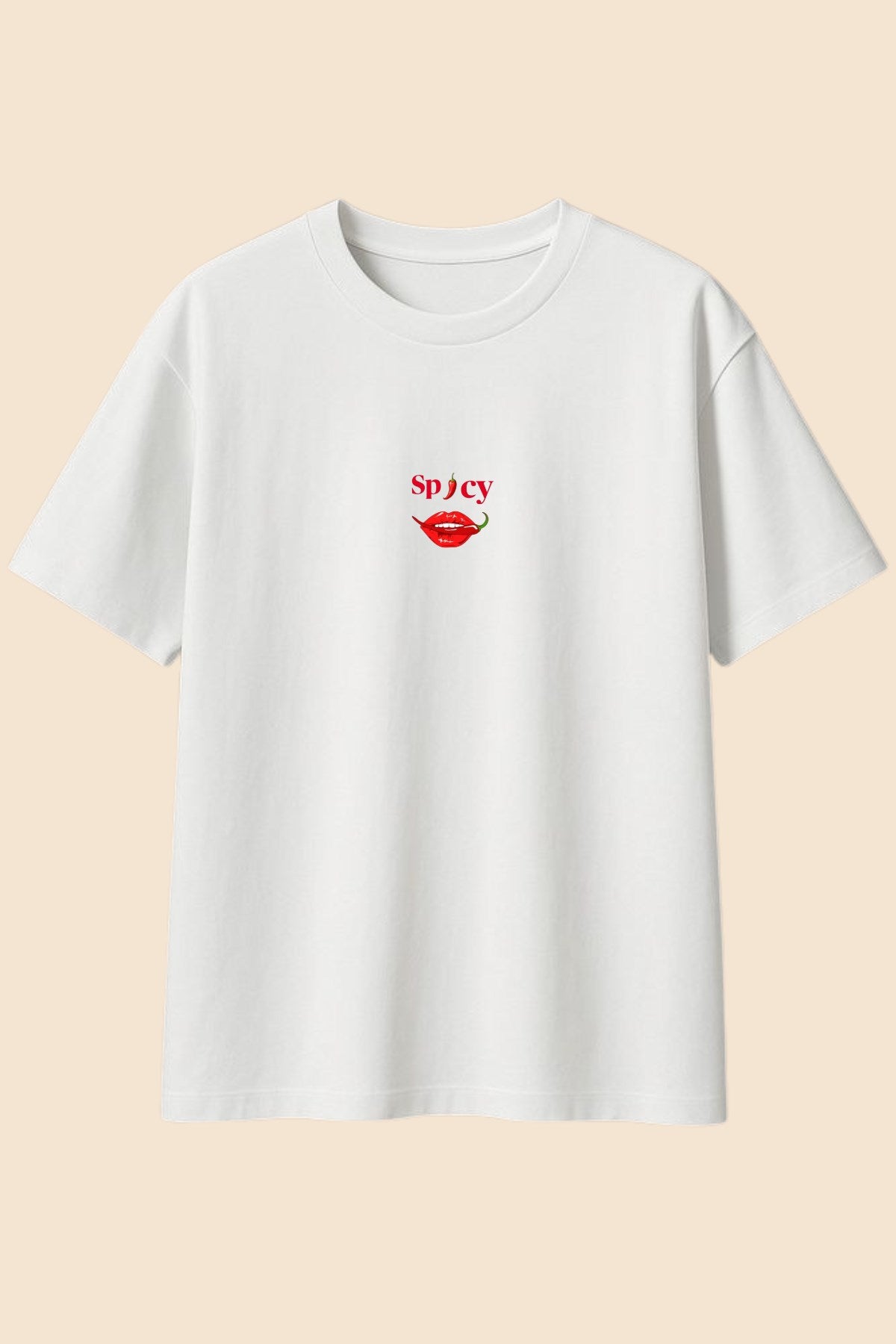 Kadın Oversize Tişört Spicy Lips Baskılı Beyaz – Bisiklet Yaka, Rahat Kalıp, %100 Pamuk
